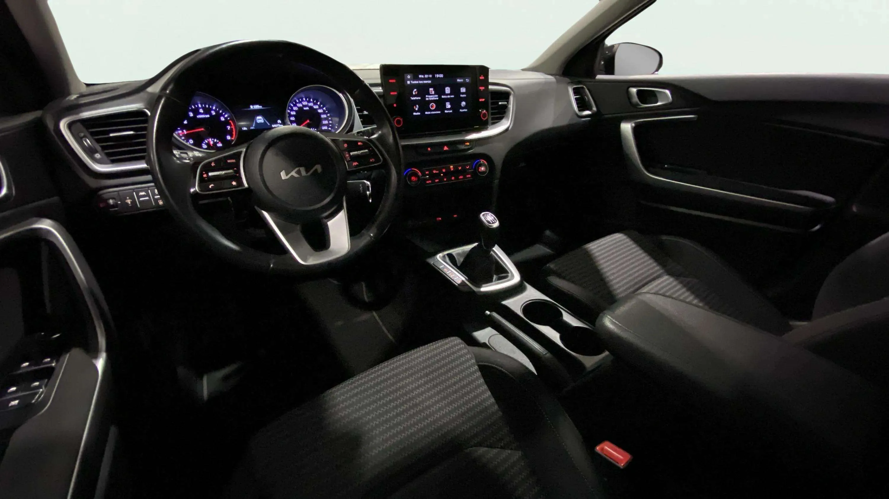 Kia XCeed 1.5 T-GDi Drive - foto 30