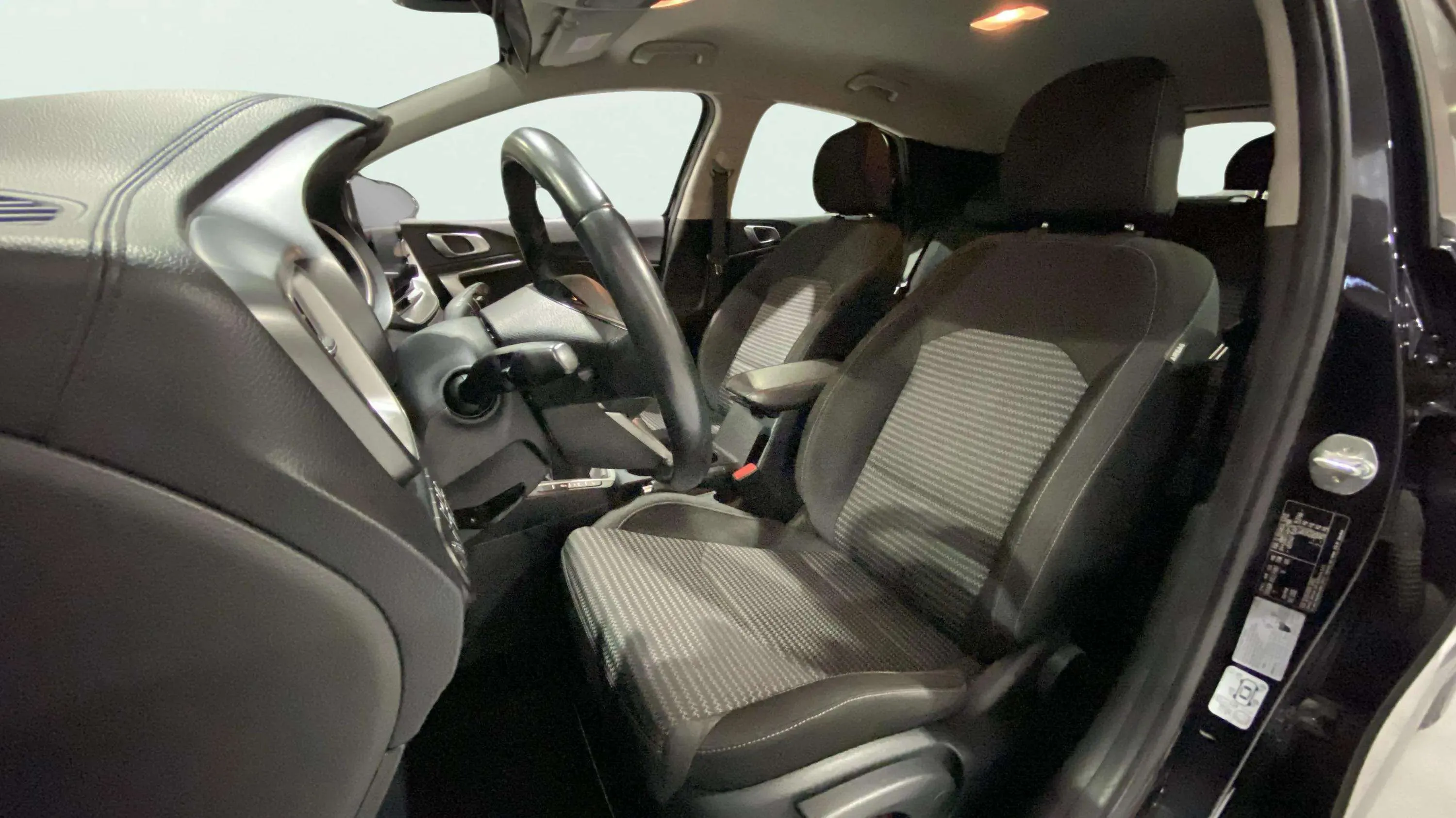 Kia XCeed 1.5 T-GDi Drive - foto 10