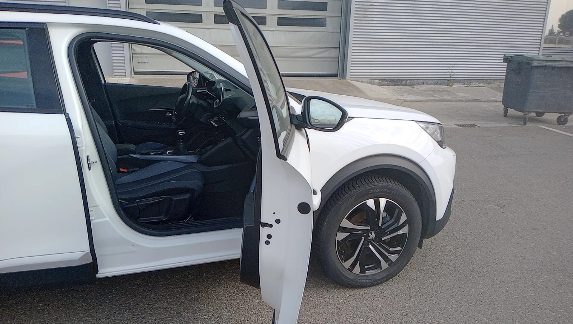 Peugeot 2008 Allure BlueHDi 100 BVM6 - foto 10