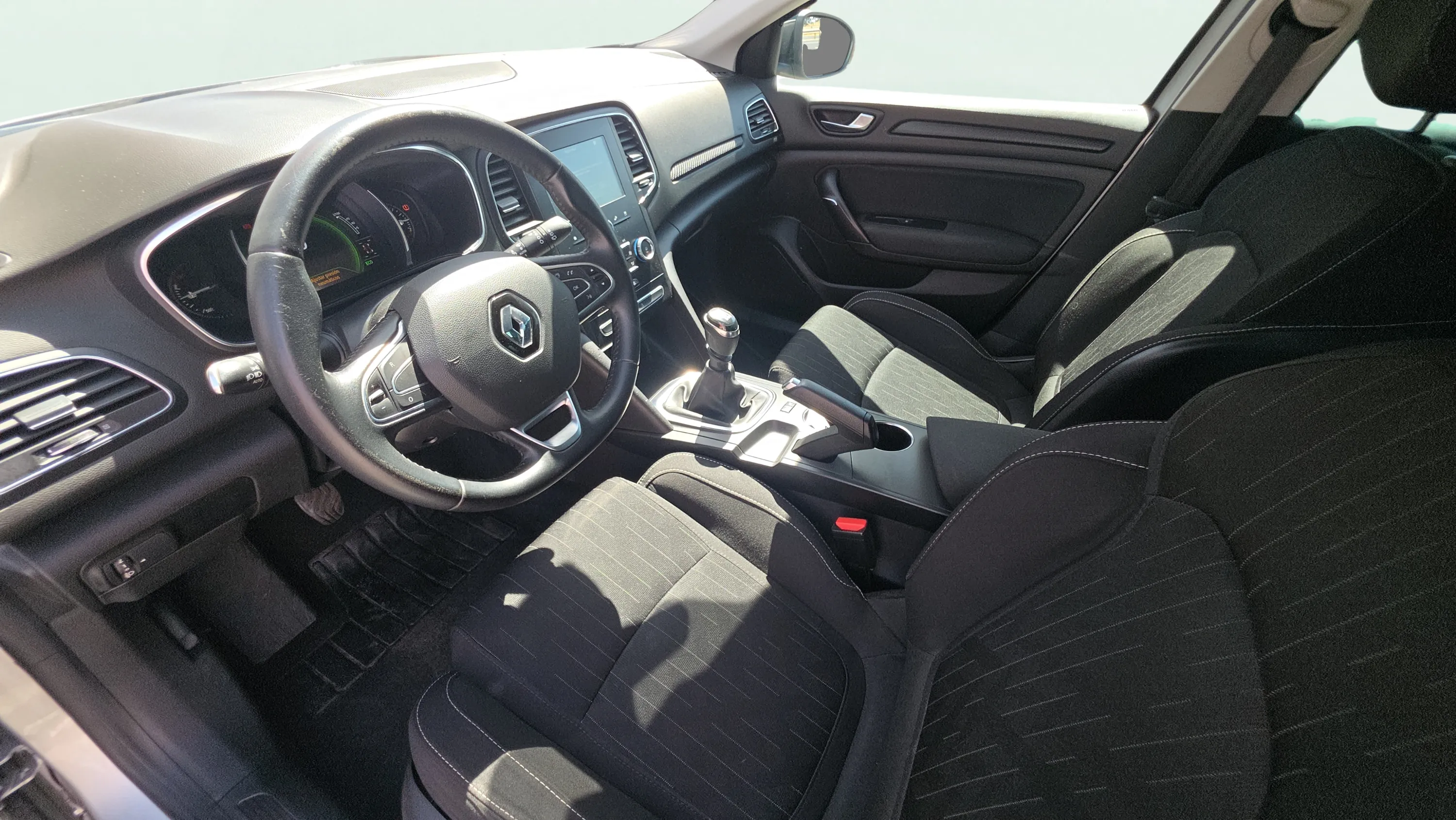 Renault Mégane Limited TCe GPF - foto 9