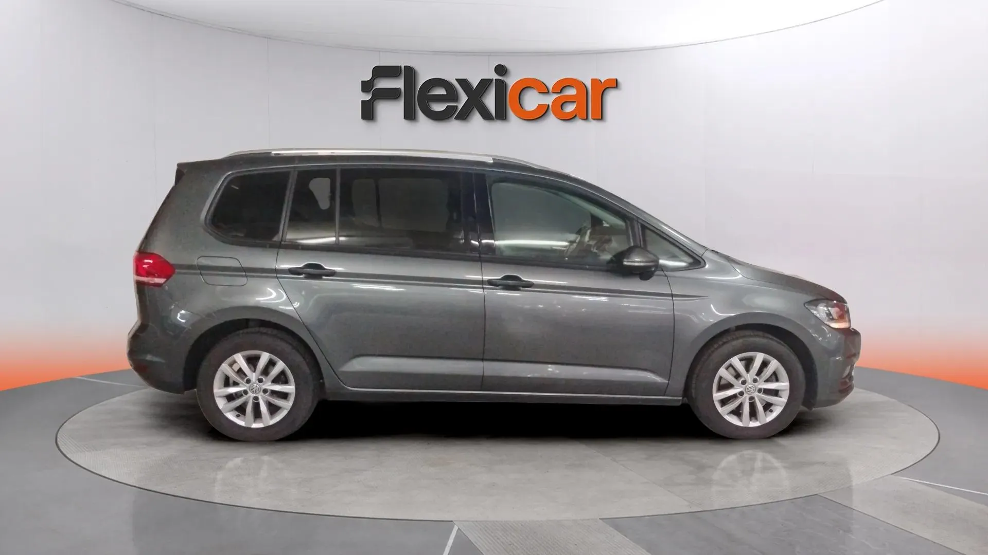 Volkswagen Touran Advance 1.6 TDI - foto 3