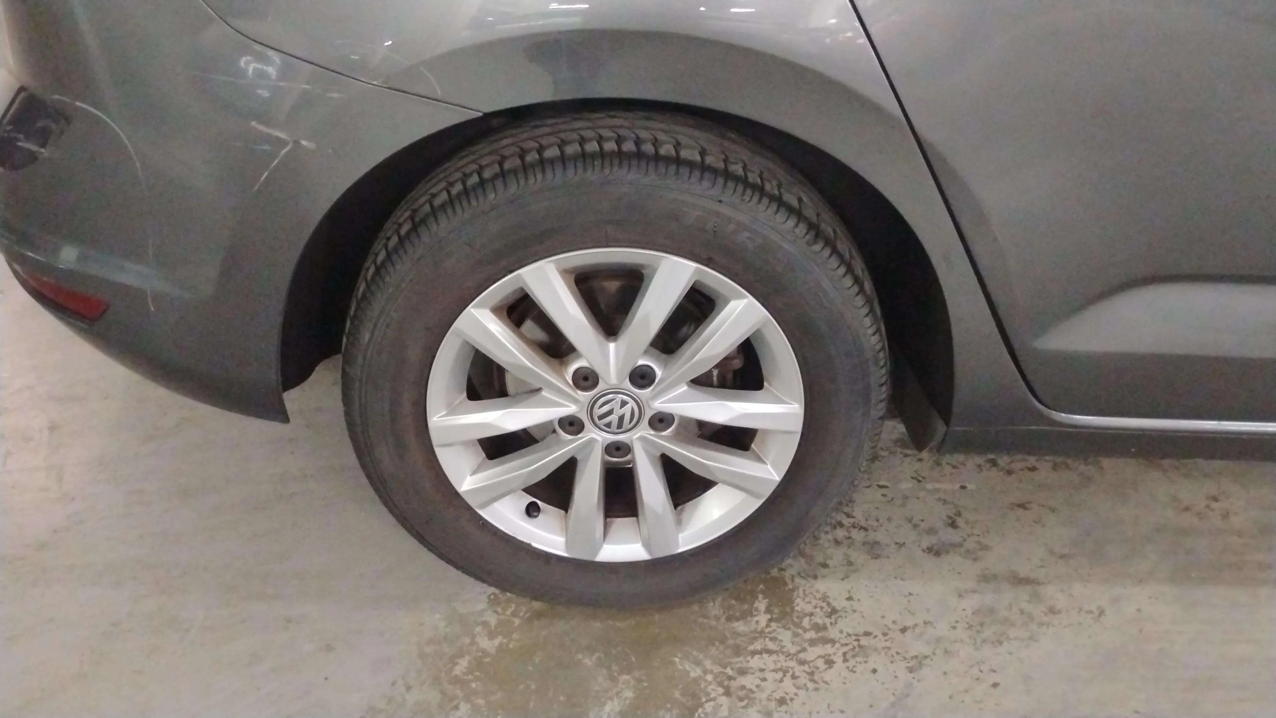 Volkswagen Touran Advance 1.6 TDI - foto 23