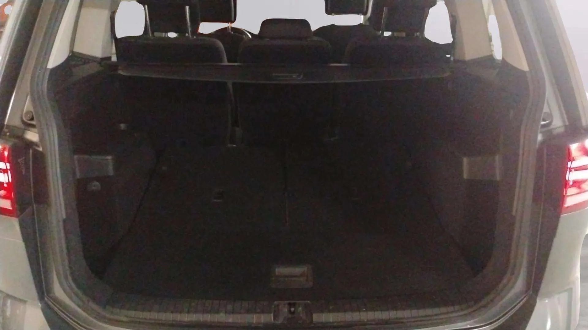 Volkswagen Touran Advance 1.6 TDI - foto 22