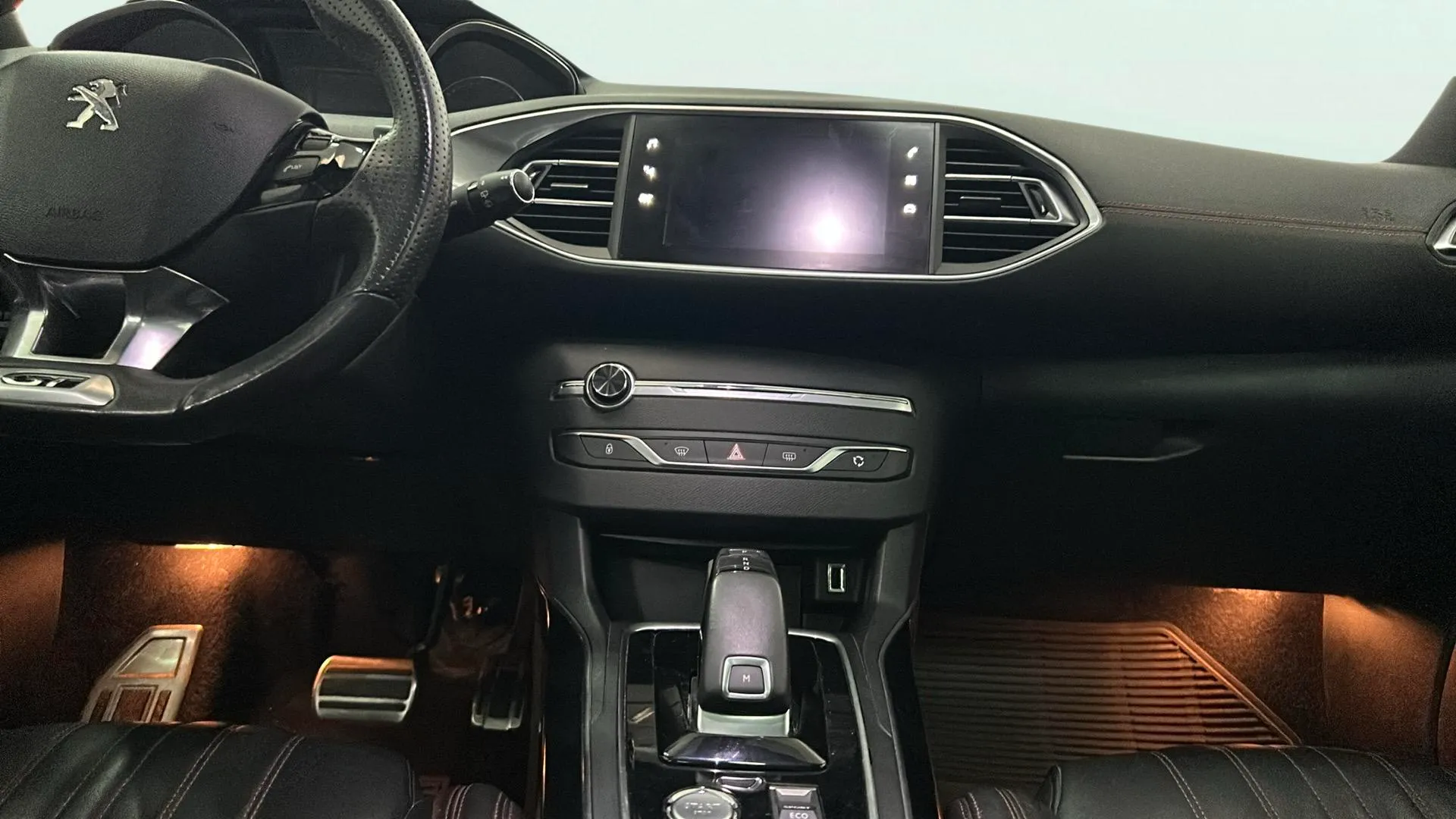 Peugeot 308 GT Line 2.0 BlueHDi EAT6 - foto 11