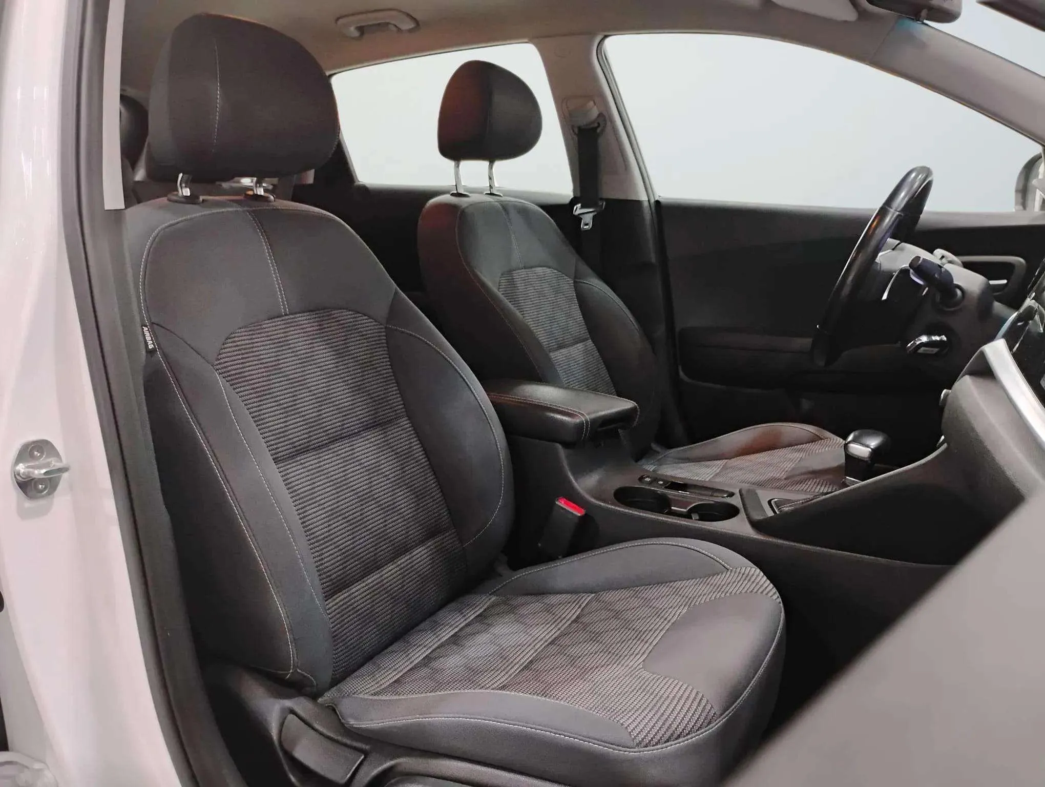 Kia Niro 1.6 GDi HEV Concept - foto 13