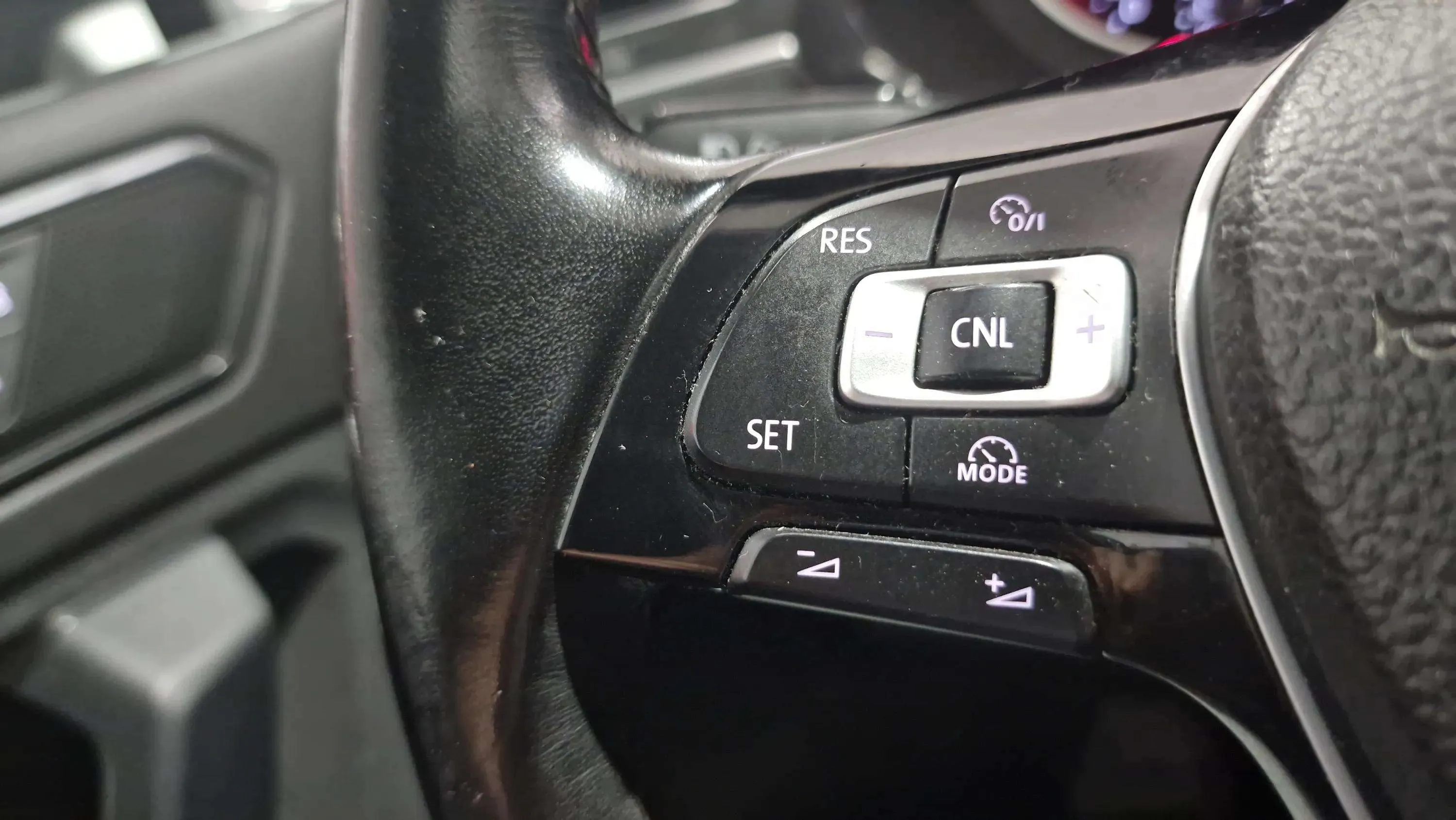 Volkswagen Tiguan Edition 2.0 TDI BMT - foto 16