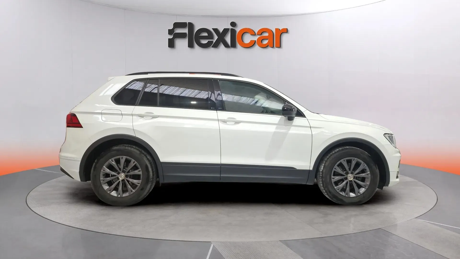 Volkswagen Tiguan Edition 2.0 TDI BMT - foto 3