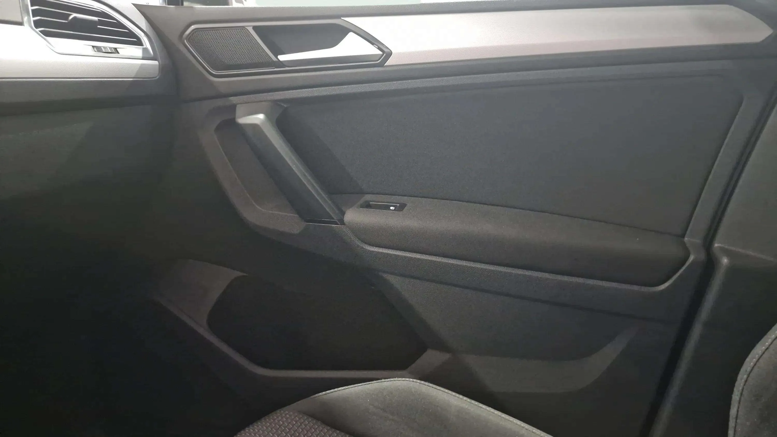 Volkswagen Tiguan Edition 2.0 TDI BMT - foto 30