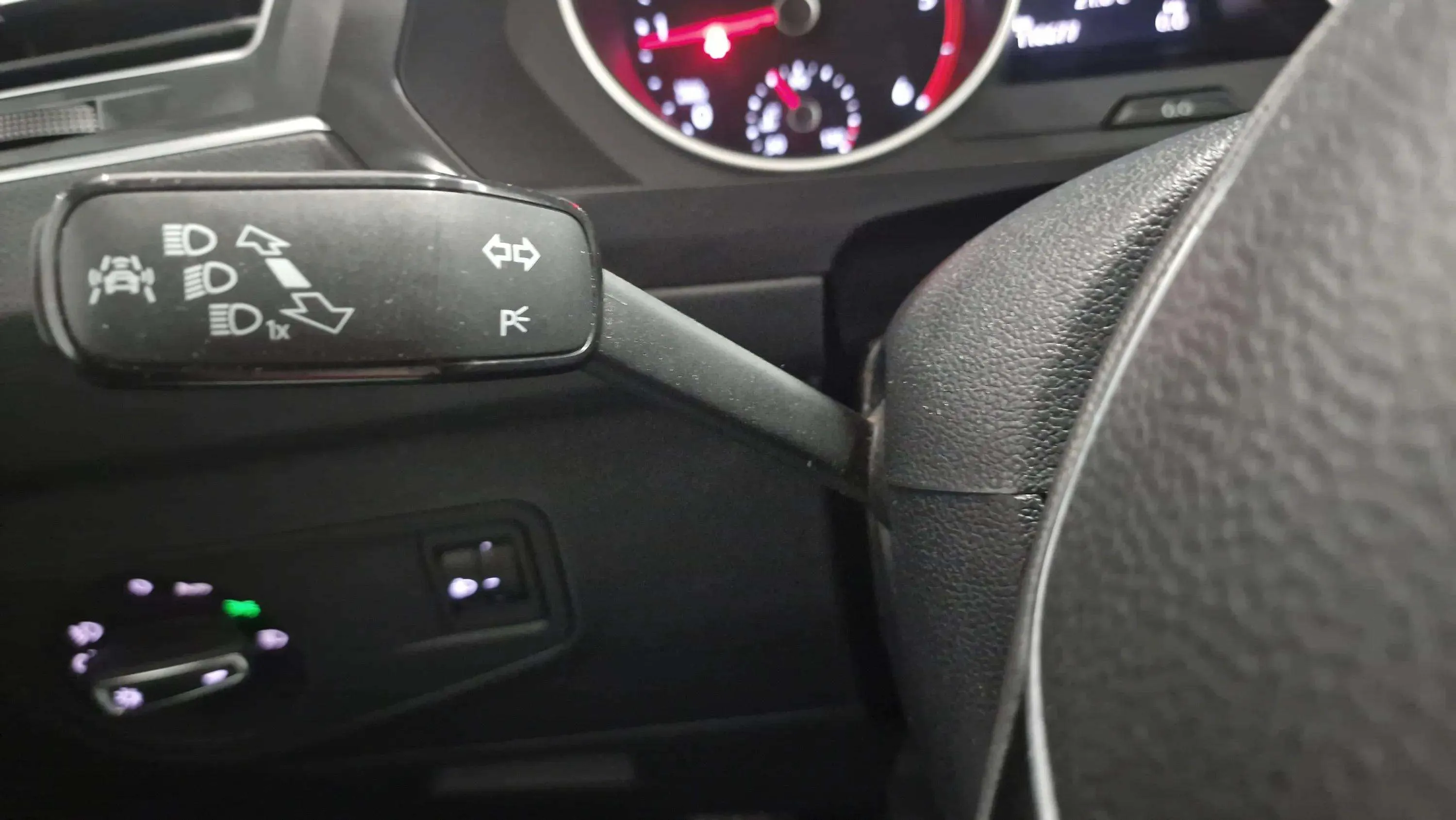 Volkswagen Tiguan Edition 2.0 TDI BMT - foto 17
