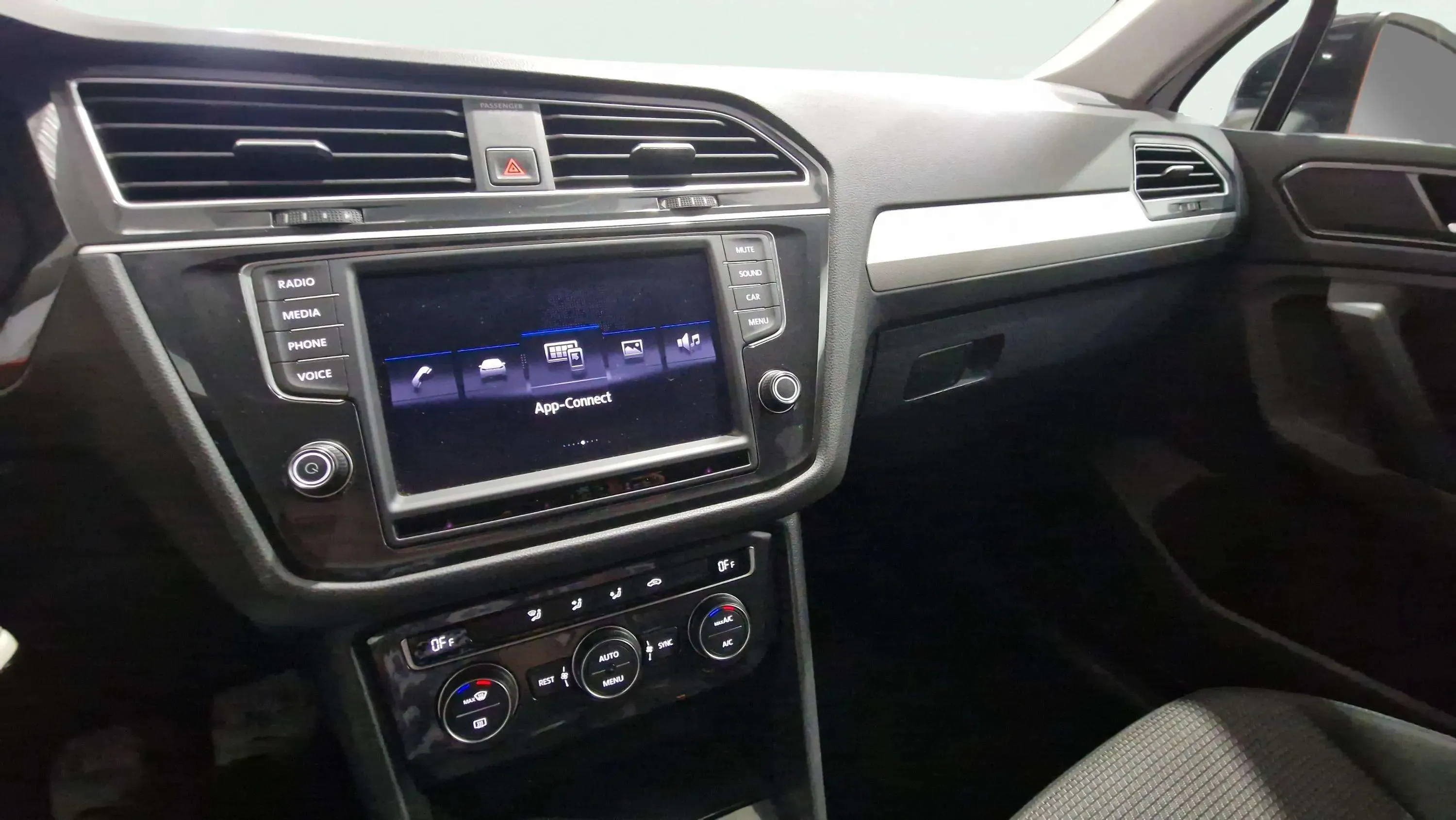 Volkswagen Tiguan Edition 2.0 TDI BMT - foto 24
