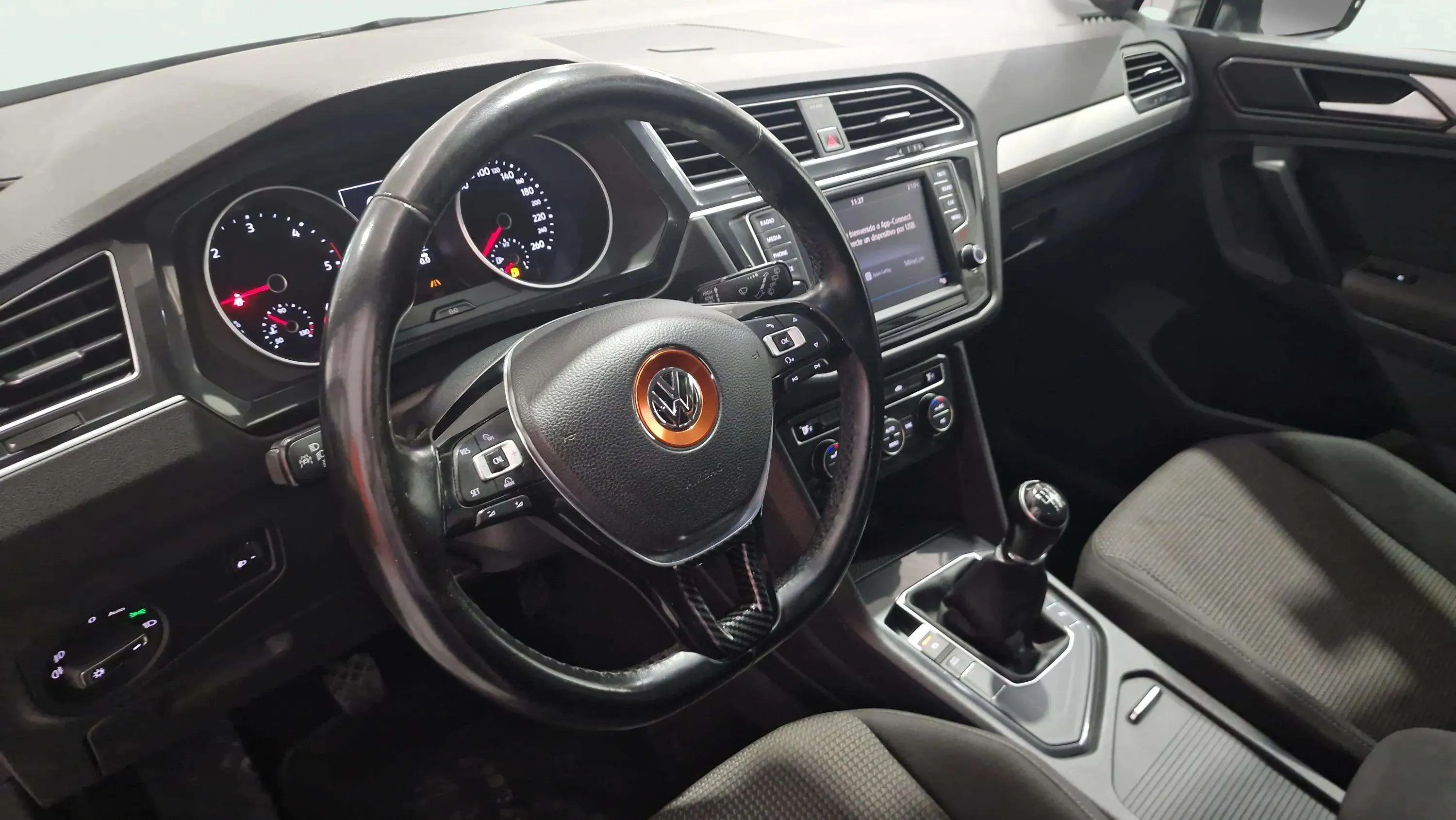 Volkswagen Tiguan Edition 2.0 TDI BMT - foto 11