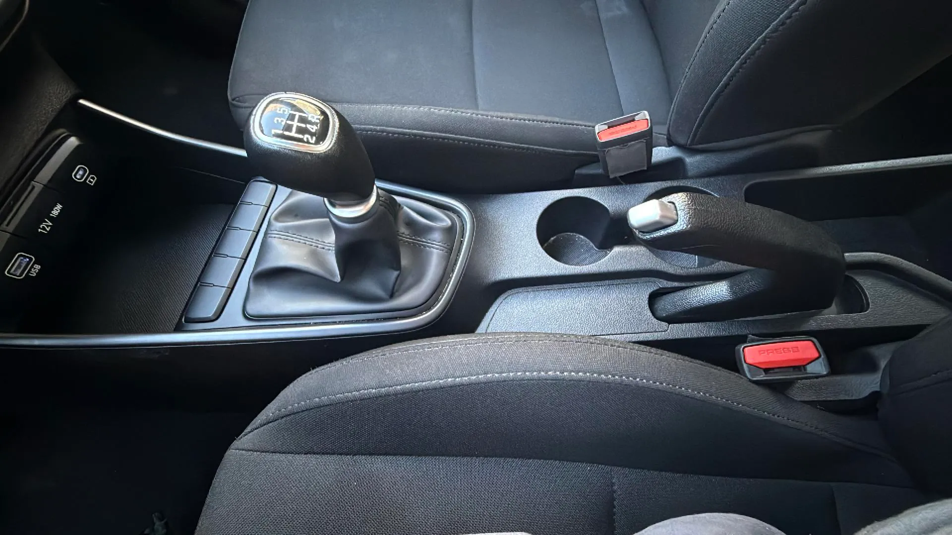 Hyundai i20 1.2 MPI Essence - foto 15
