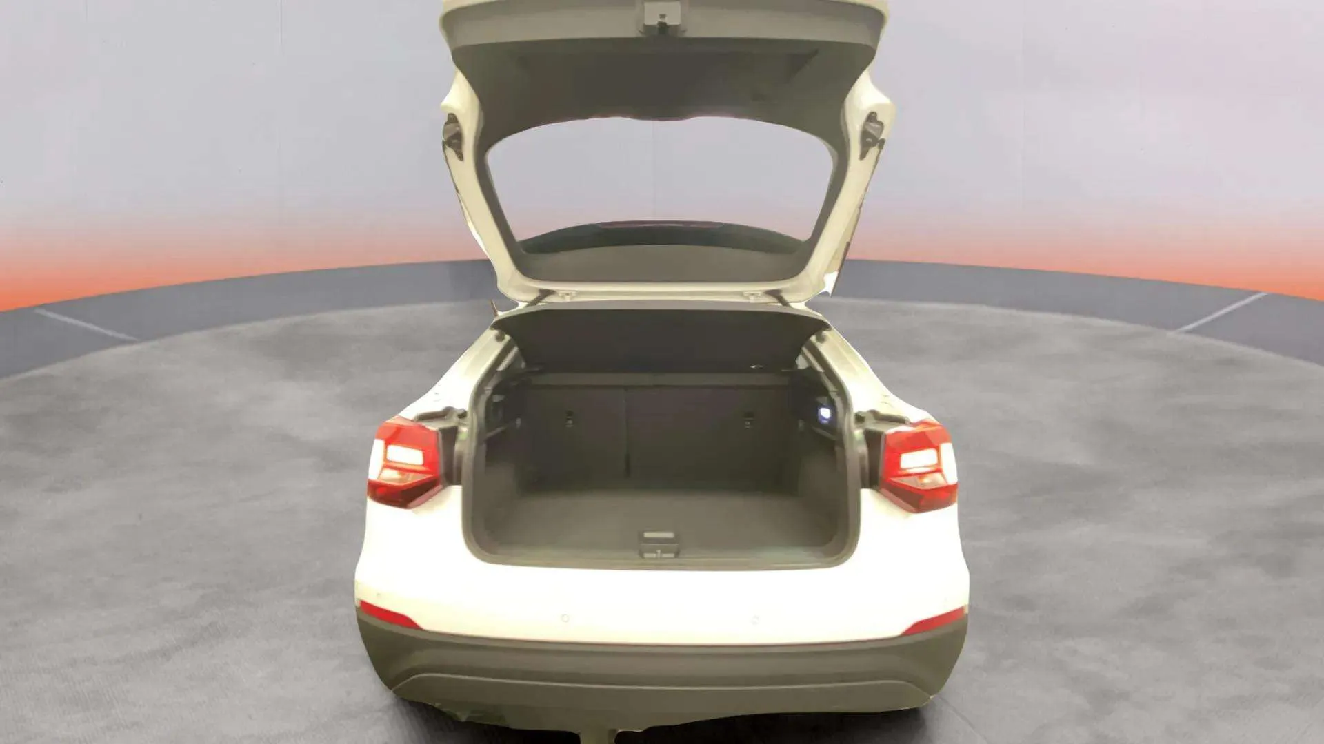 Audi Q2 Advanced 30 TDI S tronic - foto 18