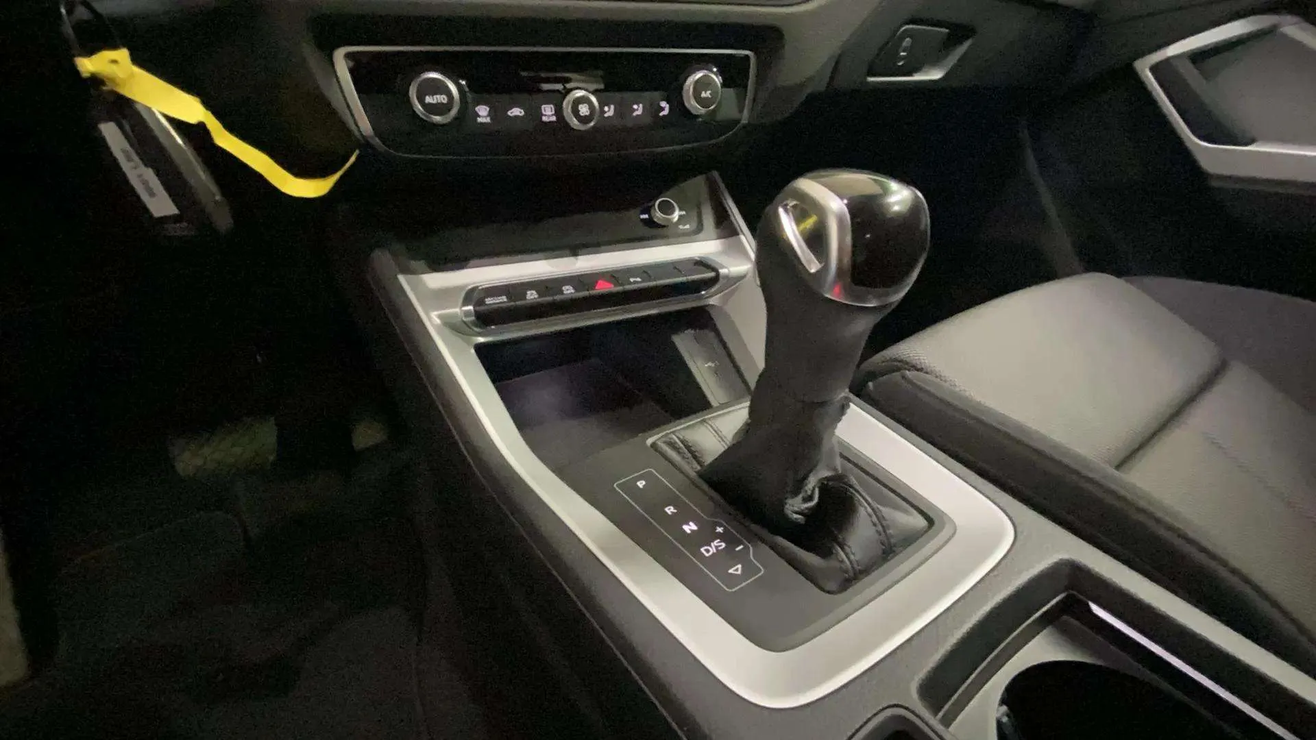 Audi Q3 S line 35 TDI quattro - foto 22