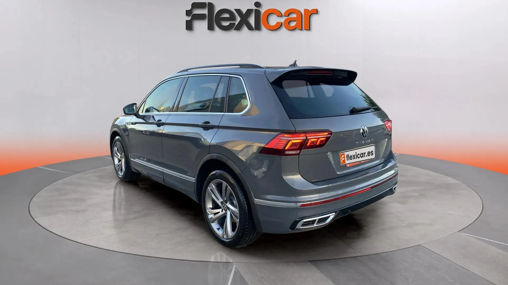 Volkswagen Tiguan R-Line 2.0 TDI DSG - foto 4