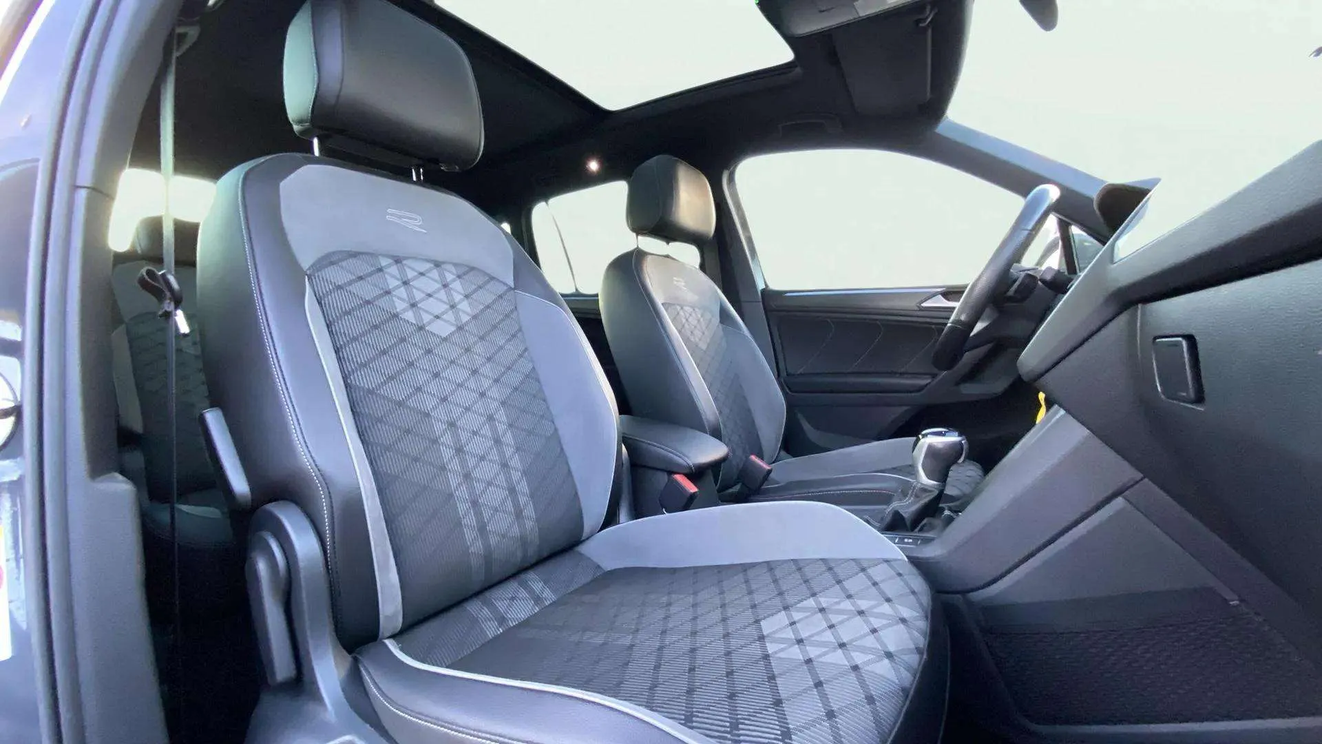 Volkswagen Tiguan R-Line 2.0 TDI DSG - foto 13