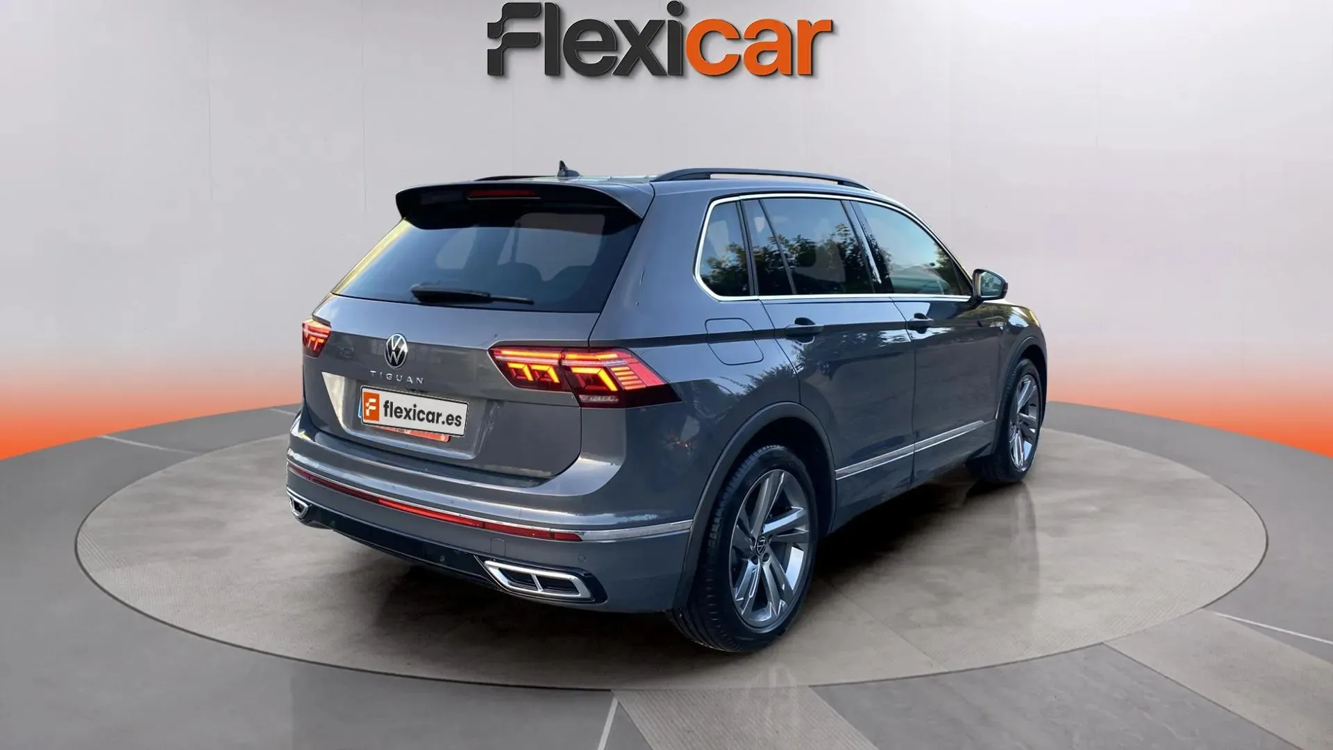 Volkswagen Tiguan R-Line 2.0 TDI DSG - foto 6
