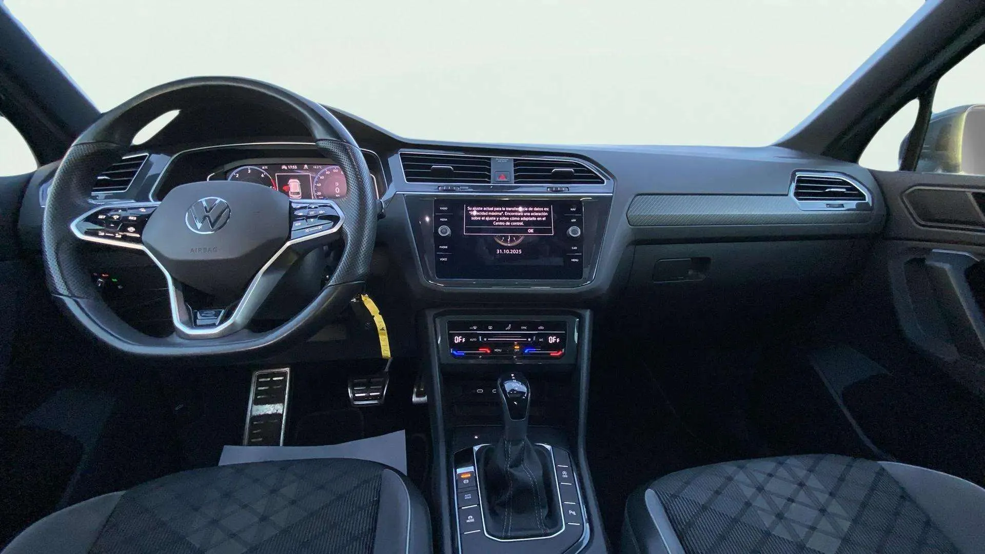 Volkswagen Tiguan R-Line 2.0 TDI DSG - foto 9