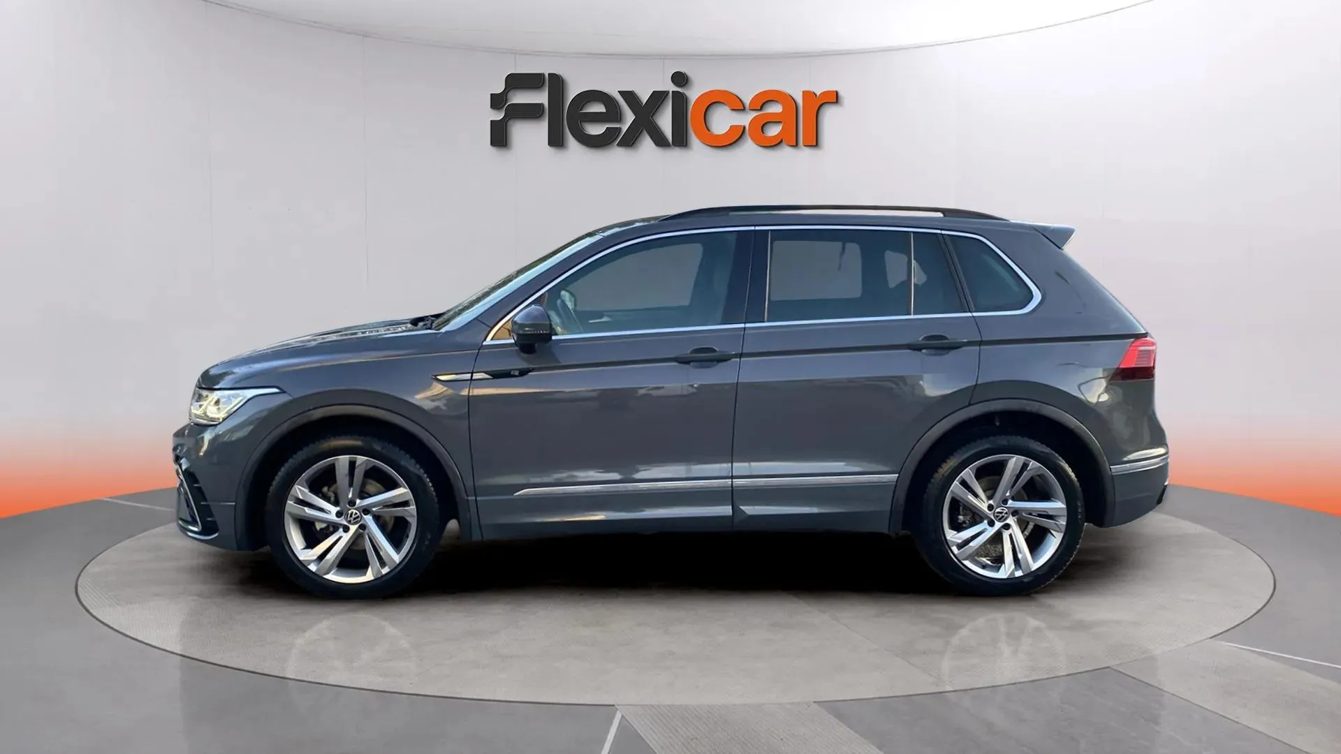 Volkswagen Tiguan R-Line 2.0 TDI DSG - foto 3