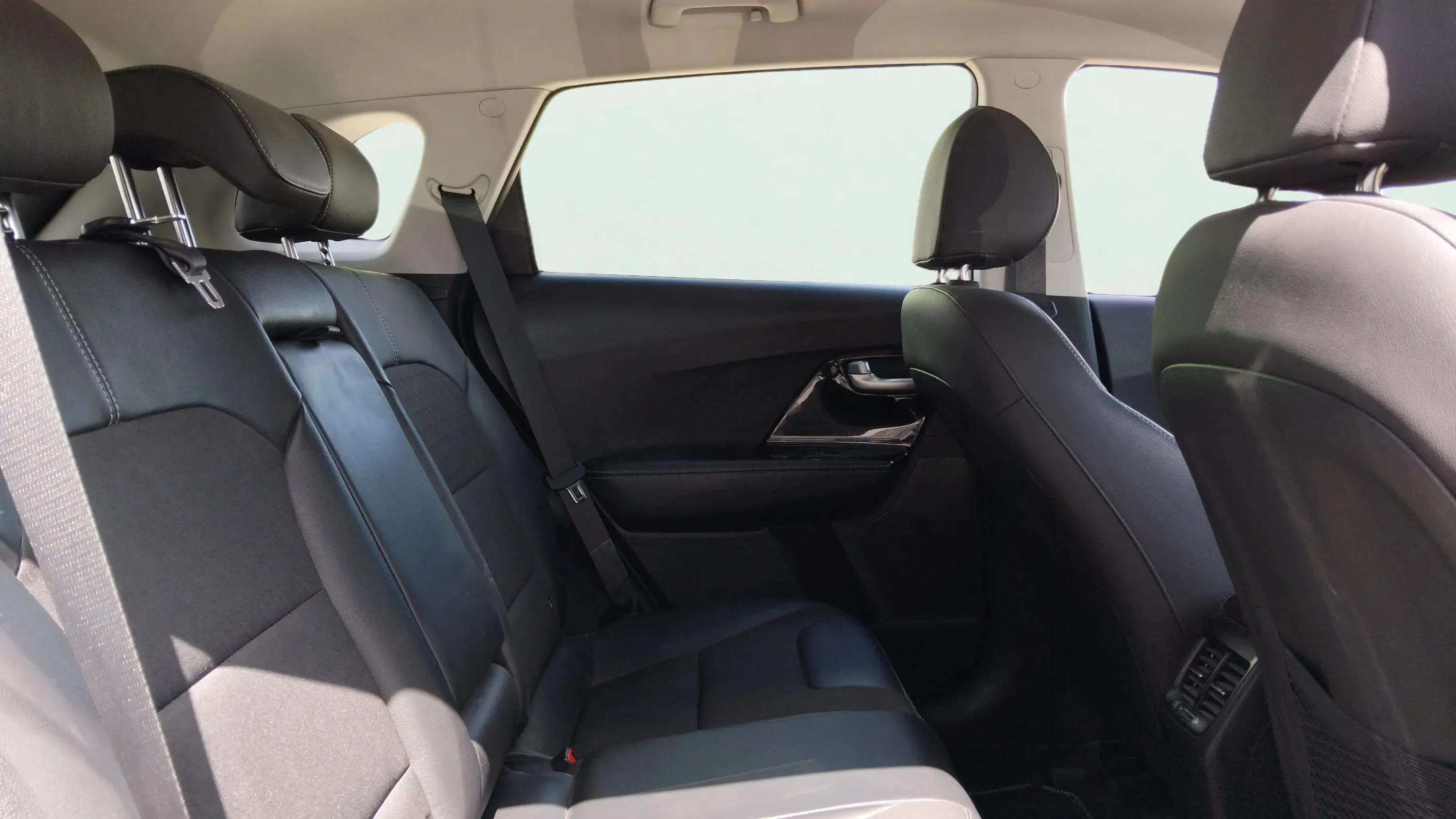 Kia Niro 1.6 GDi HEV Drive - foto 10
