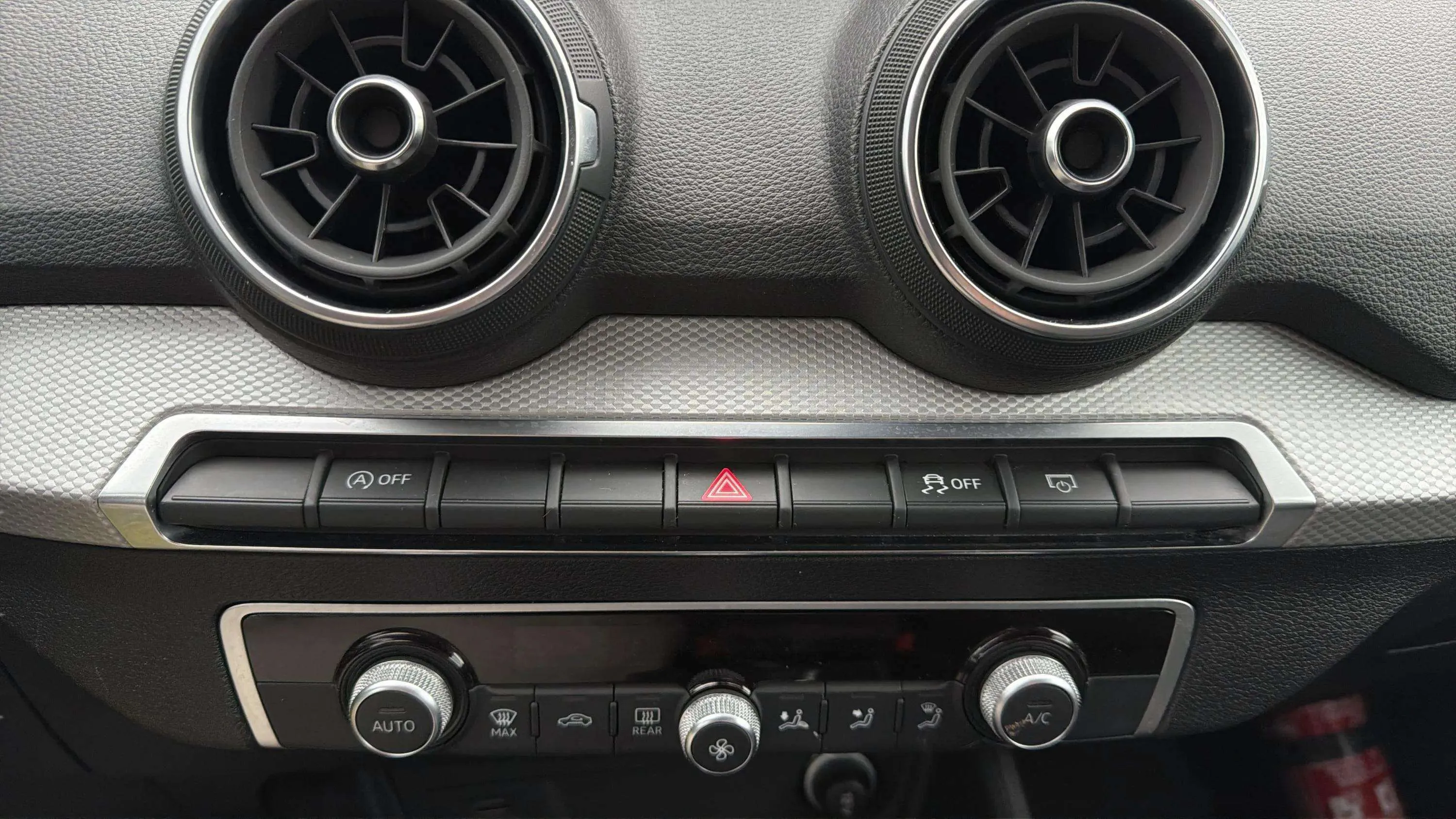 Audi Q2 30 TDI S tronic - foto 24