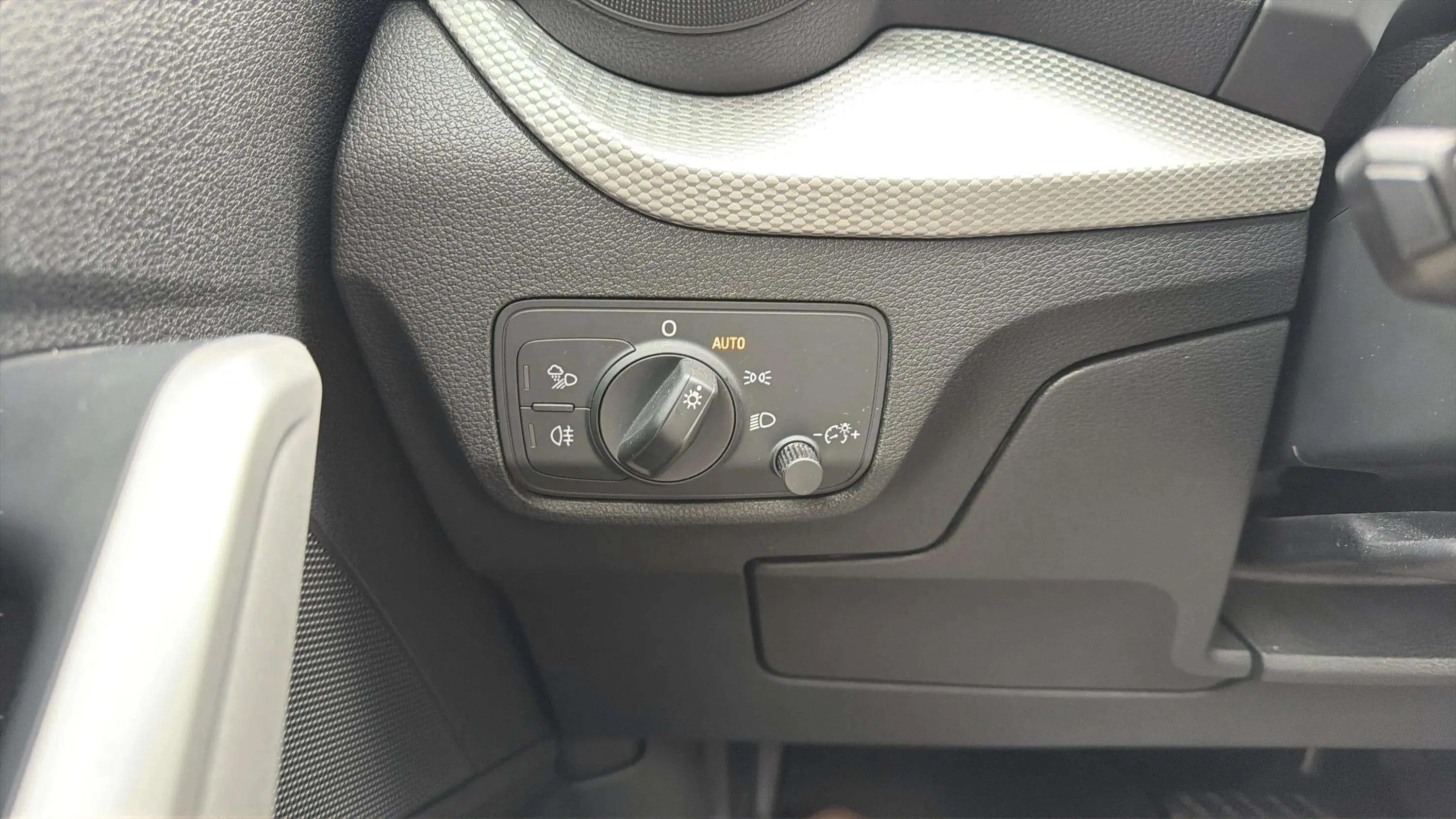 Audi Q2 30 TDI S tronic - foto 21