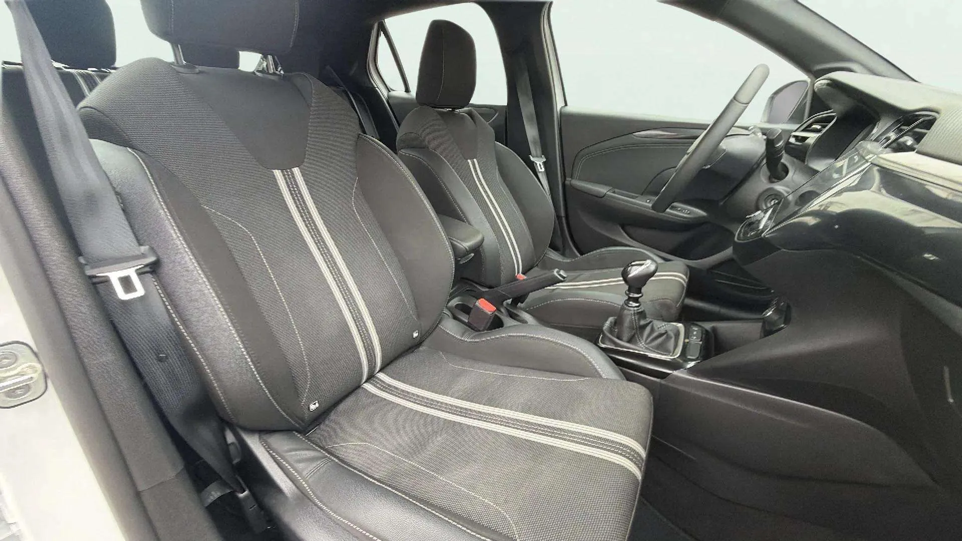 Opel Corsa 1.2T XHL - foto 19