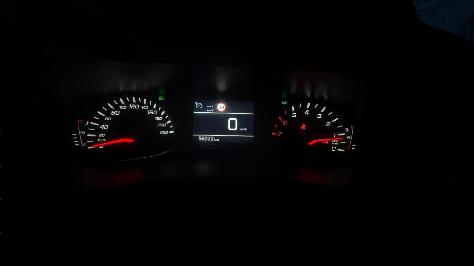 Peugeot 208 Allure PureTech 100 - foto 12