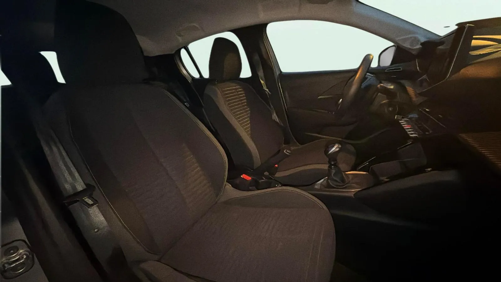 Peugeot 208 Allure PureTech 100 - foto 19