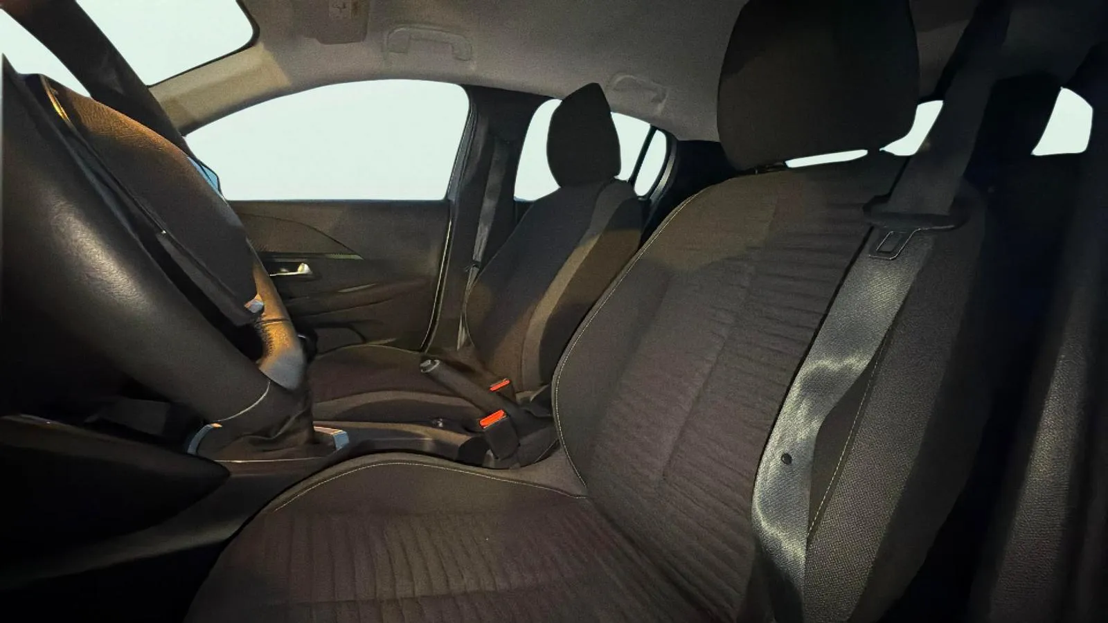Peugeot 208 Allure PureTech 100 - foto 18