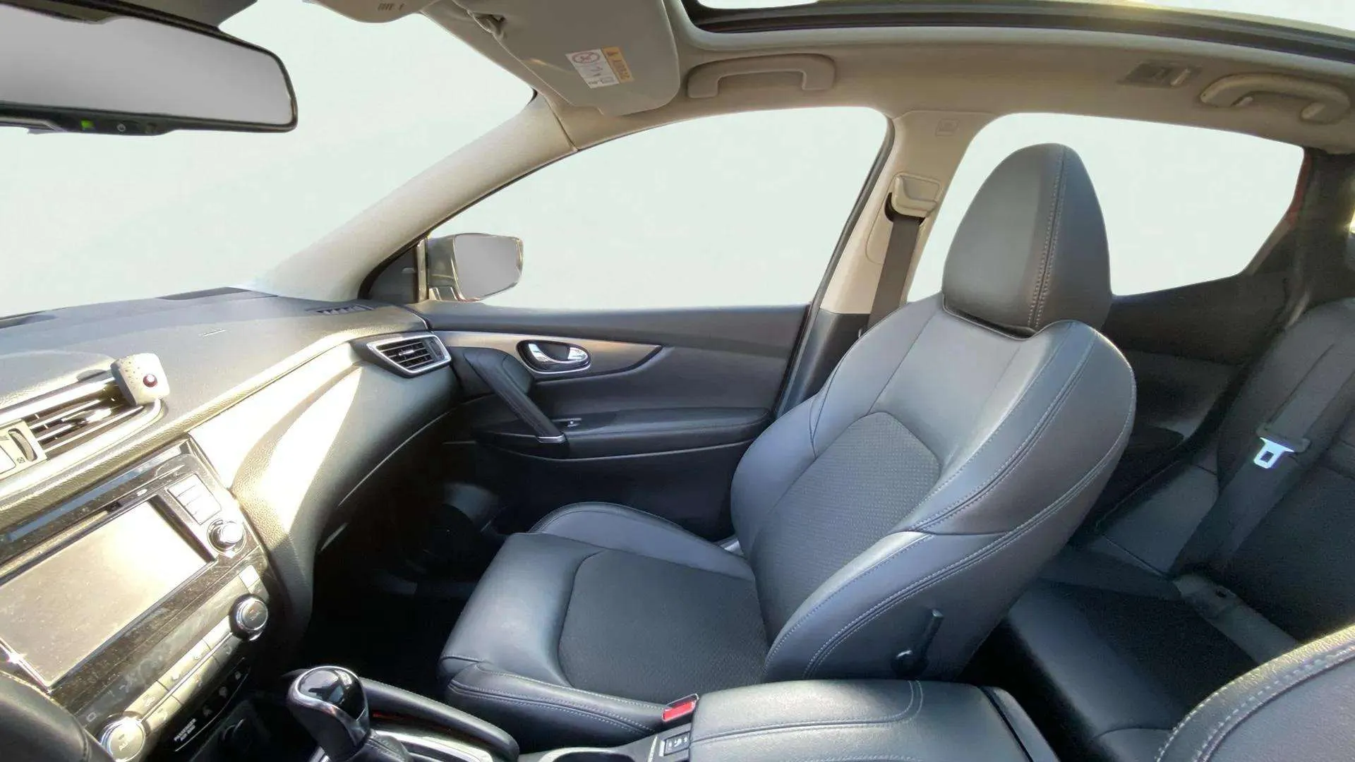 Nissan Qashqai DIG-T Xtronic Tekna - foto 13