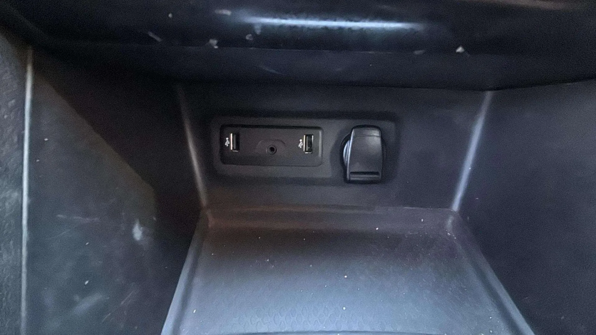 Renault Mégane Limited TCe GPF - foto 32