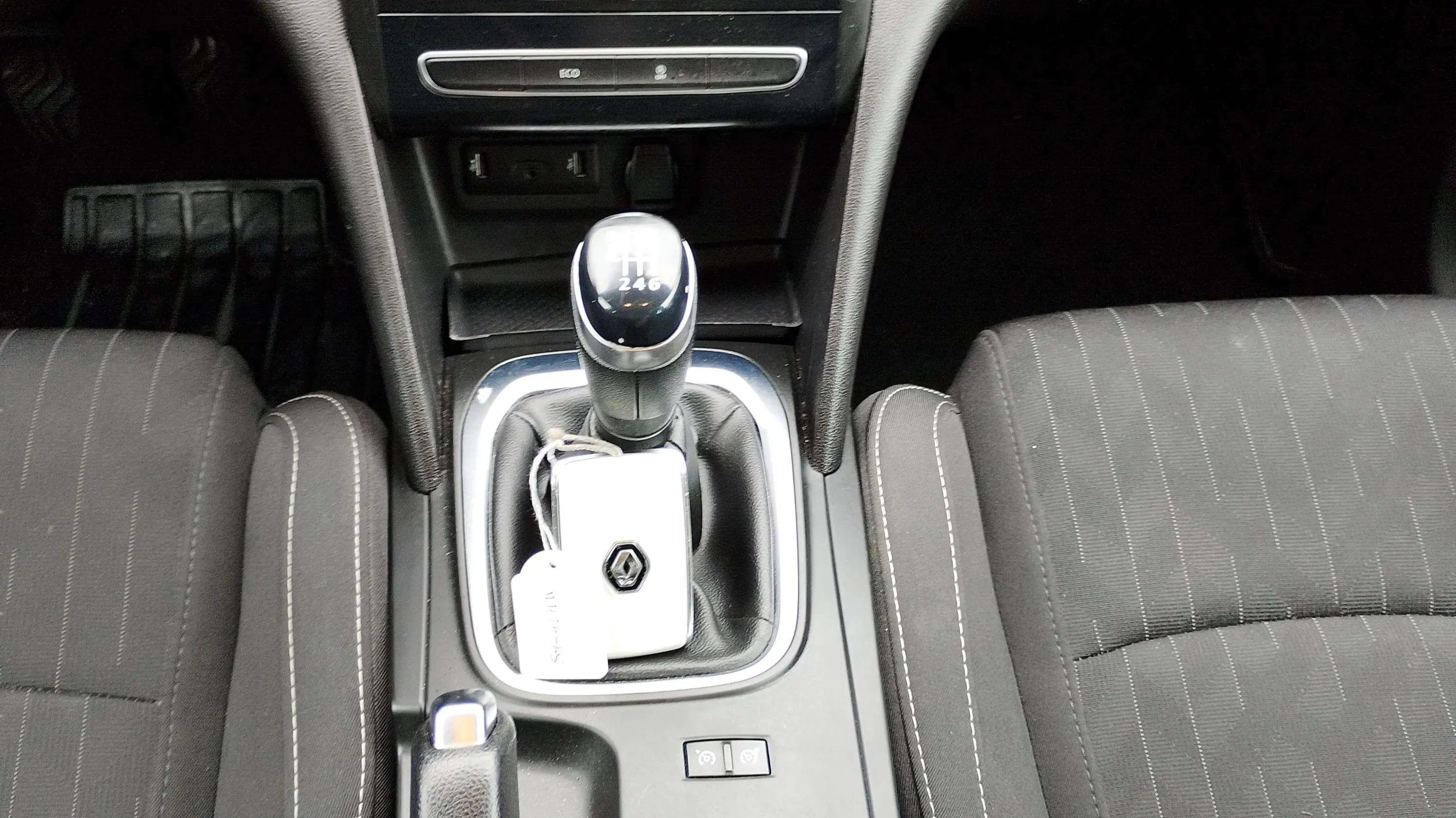 Renault Mégane Limited TCe GPF - foto 20