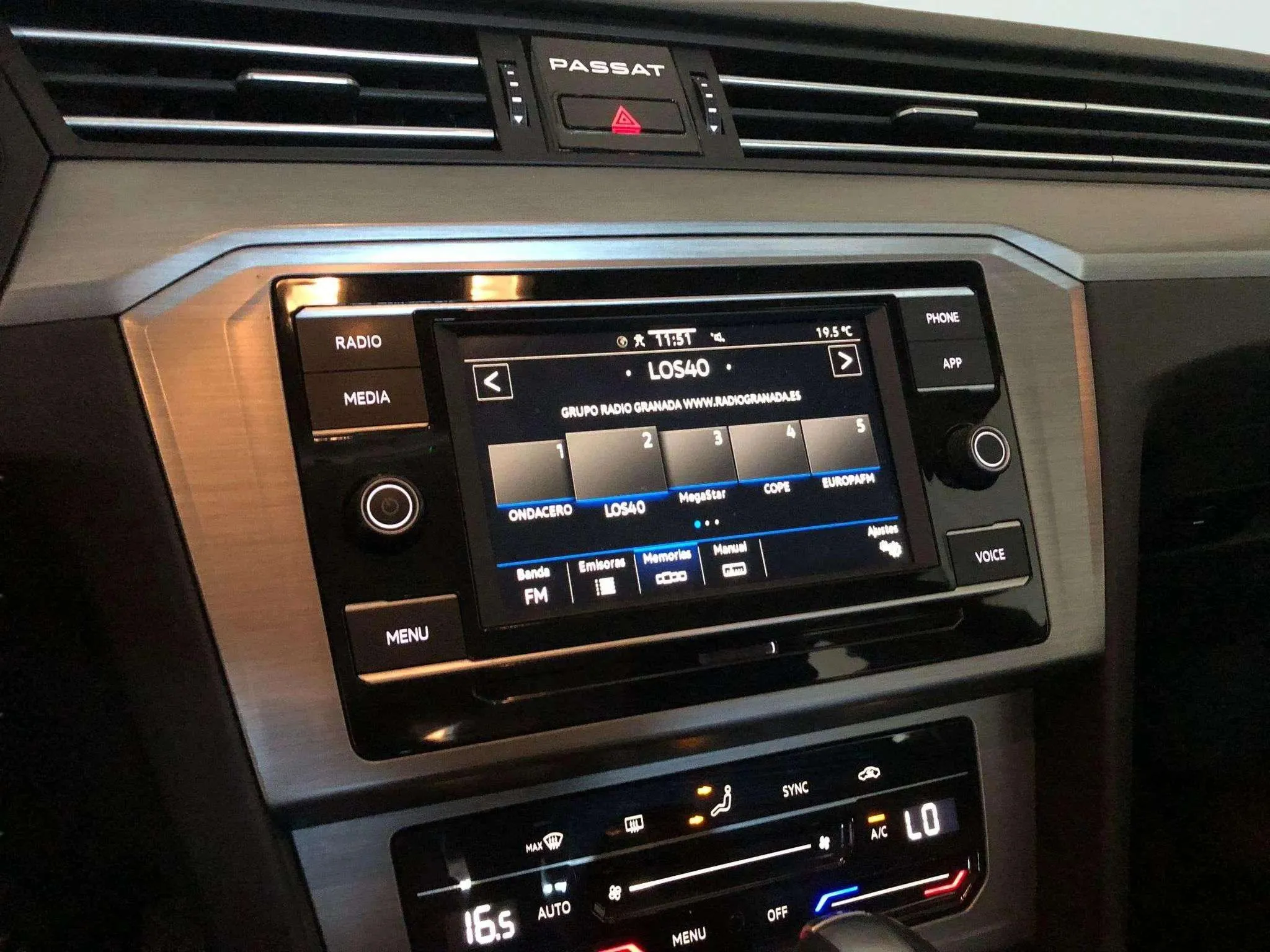 Volkswagen Passat Variant 2.0 TDI DSG - foto 9