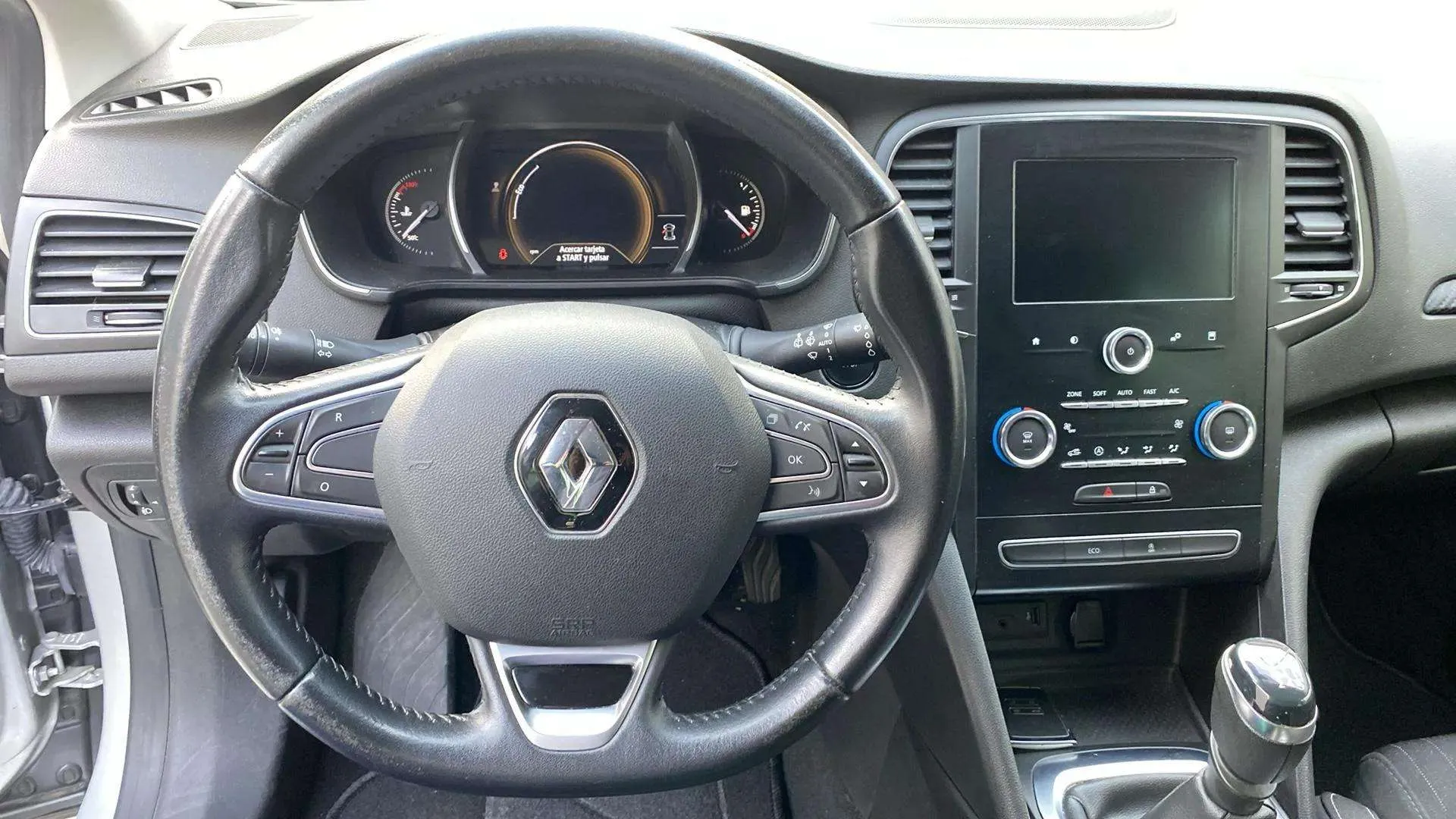 Renault Mégane Limited TCe GPF - foto 12