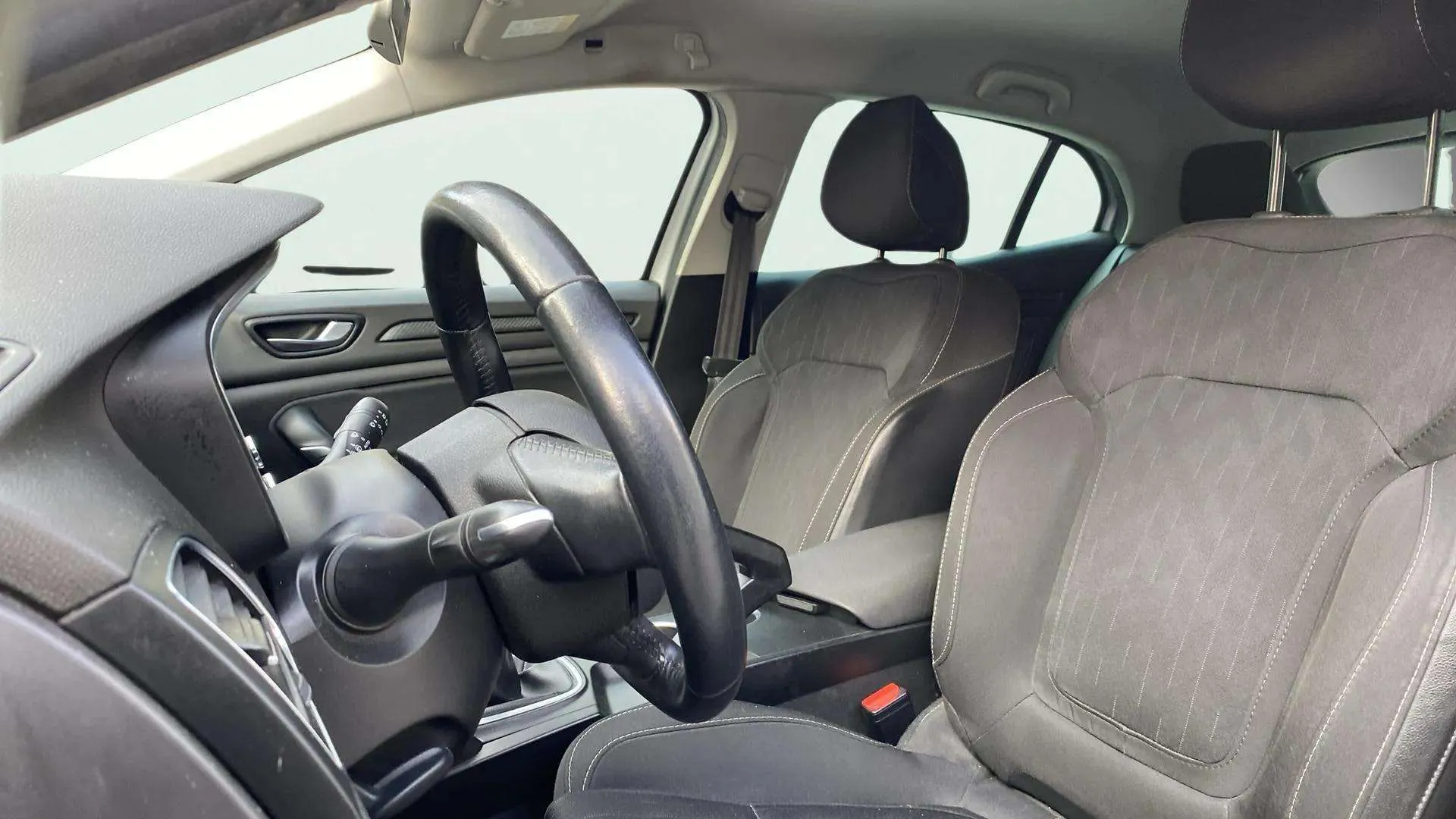 Renault Mégane Limited TCe GPF - foto 17