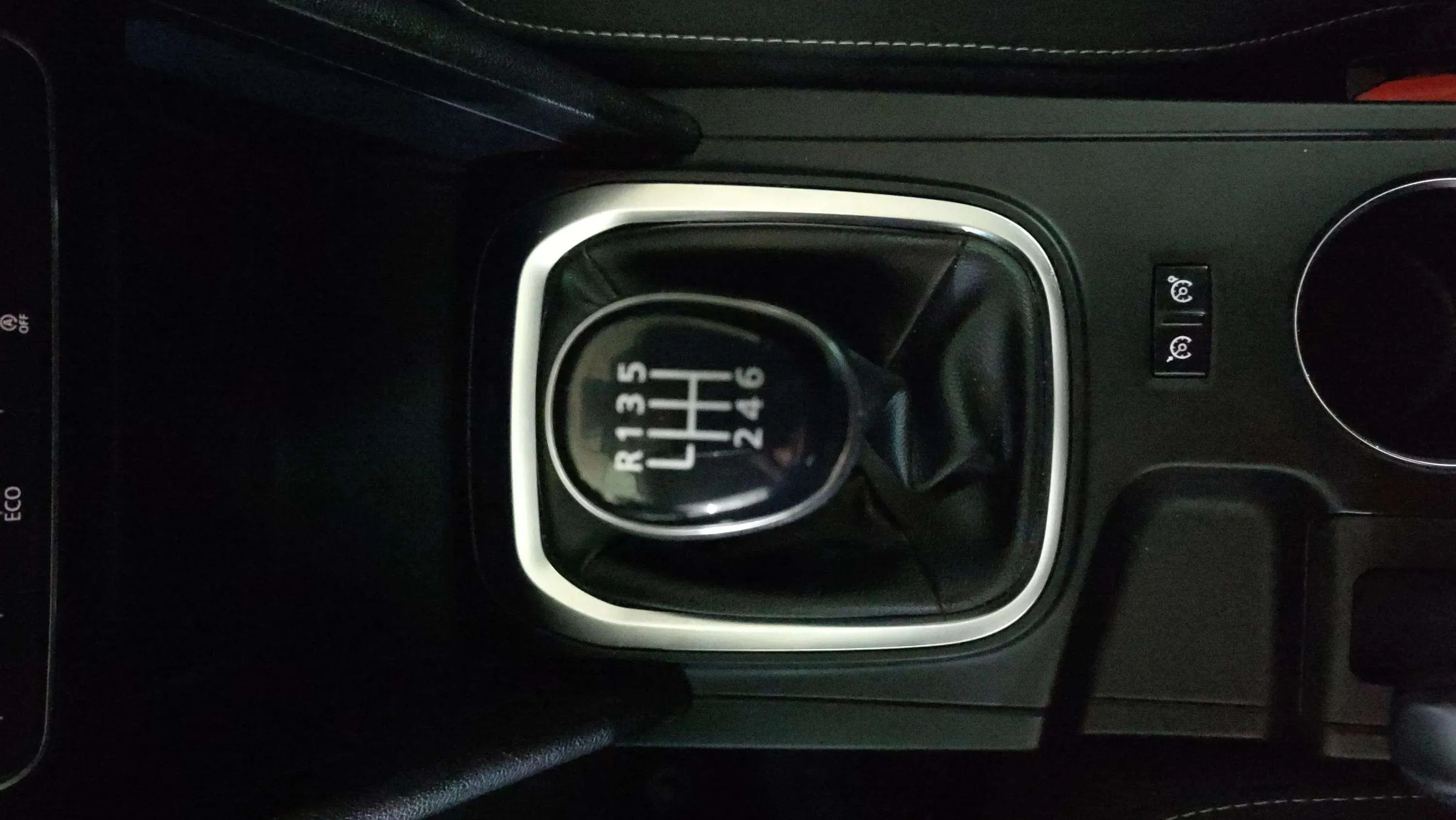 Renault Mégane Limited TCe GPF - foto 17