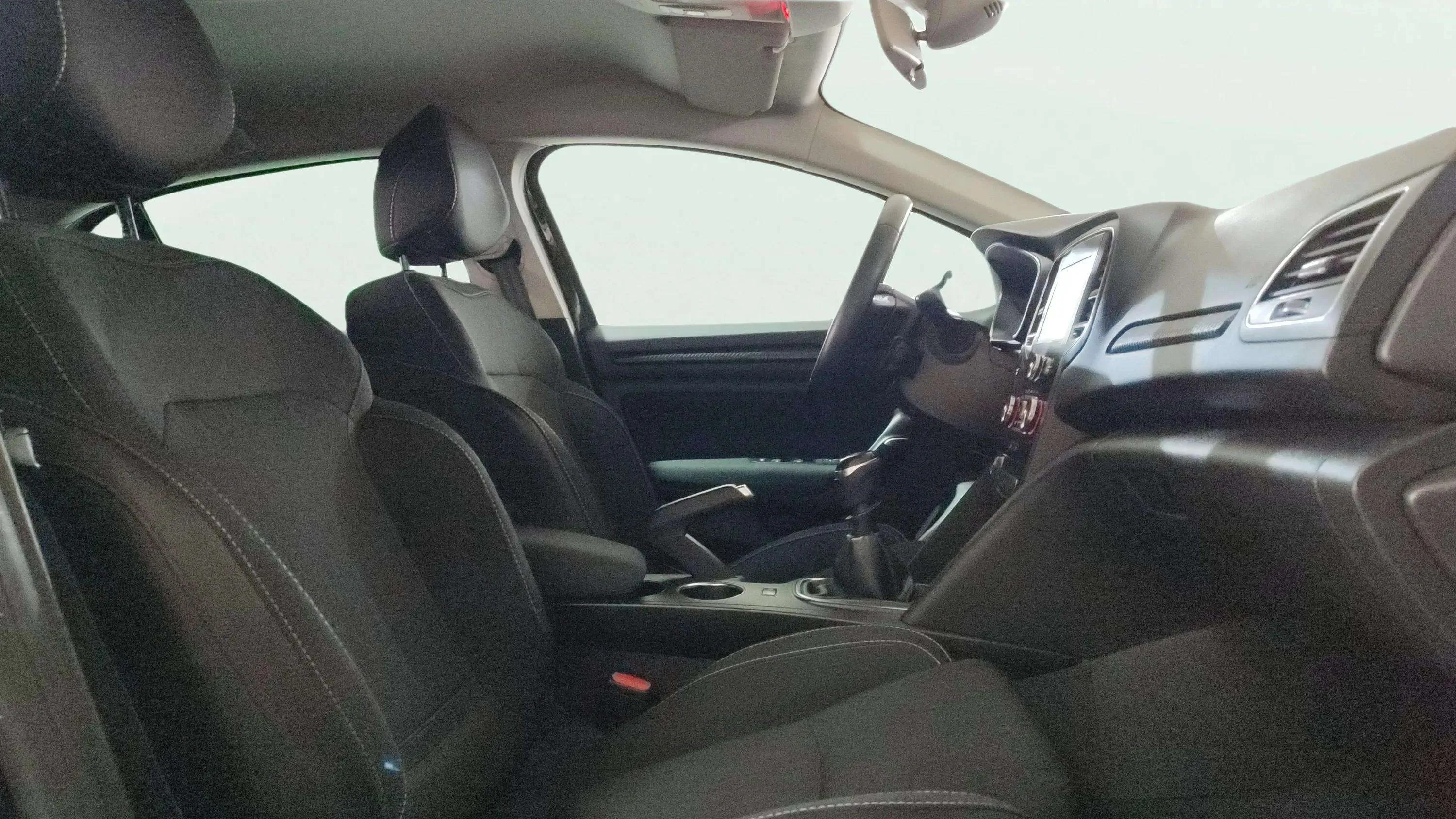 Renault Mégane Limited TCe GPF - foto 21