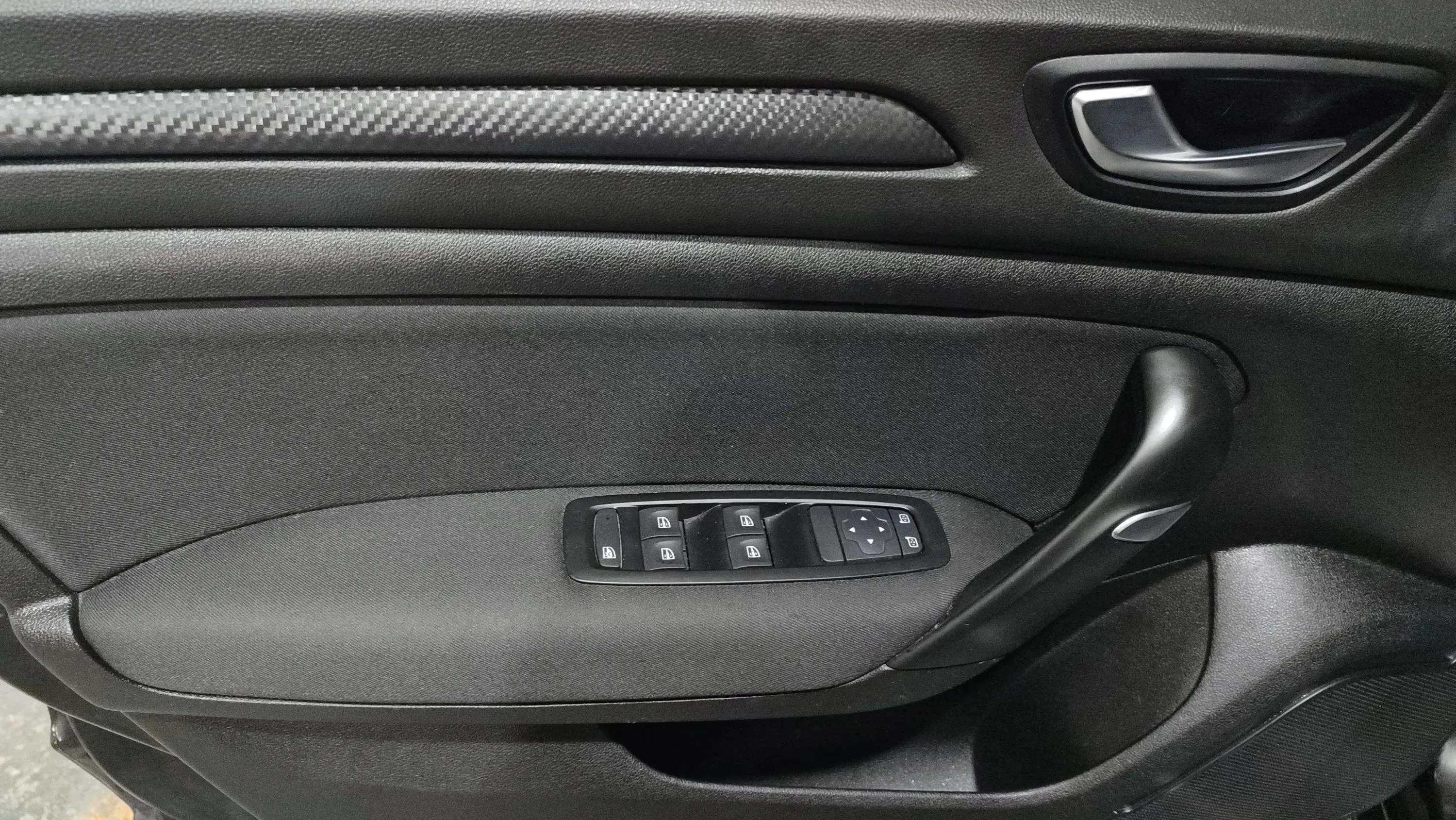 Renault Mégane Limited TCe GPF - foto 6