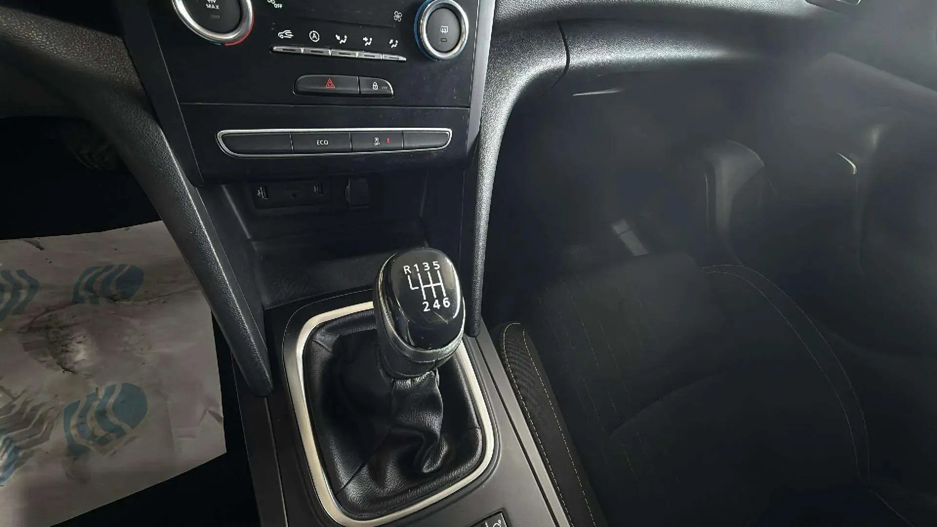 Renault Mégane Limited TCe GPF - foto 14