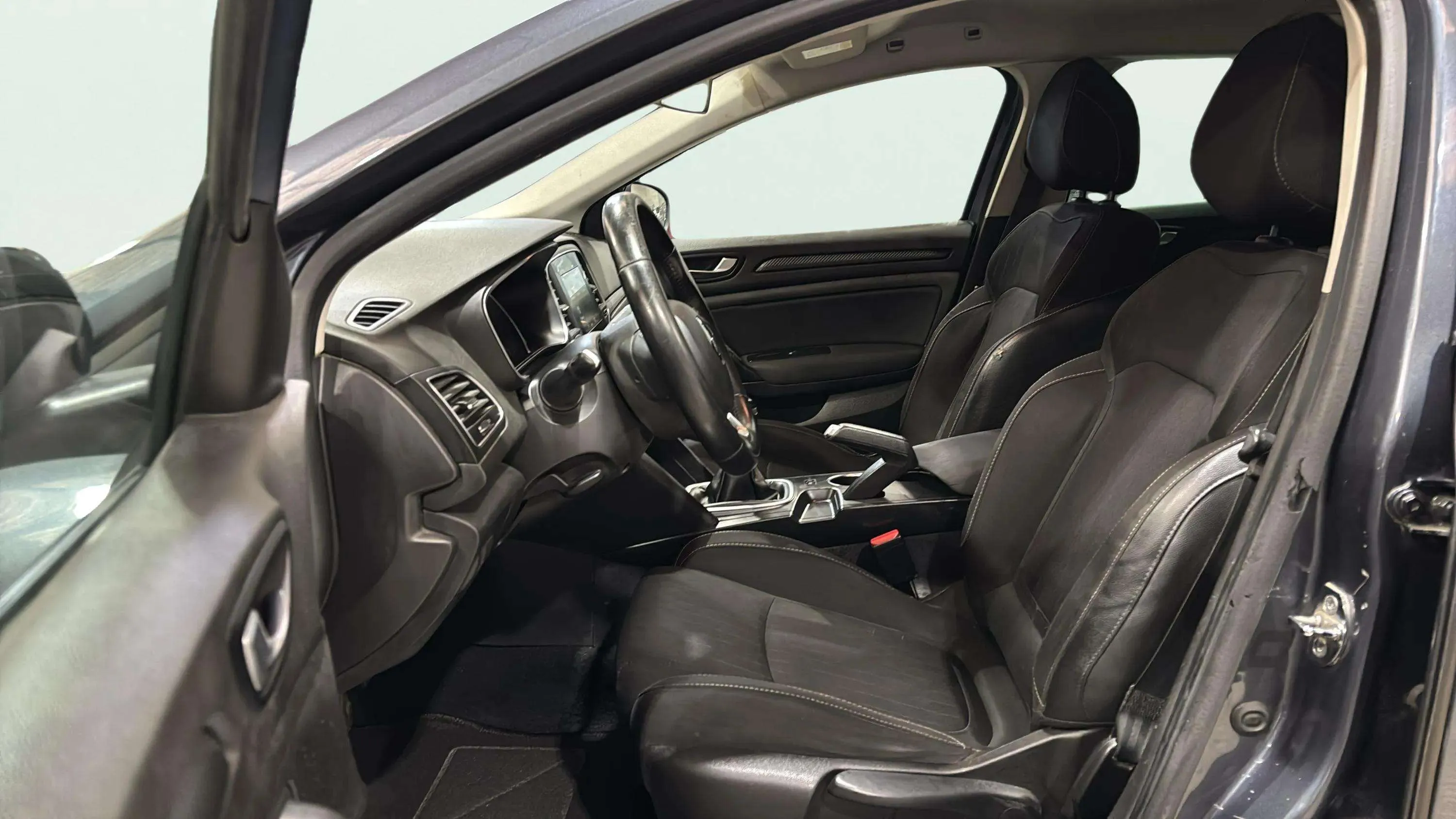 Renault Mégane Business TCe GPF -SS - foto 16