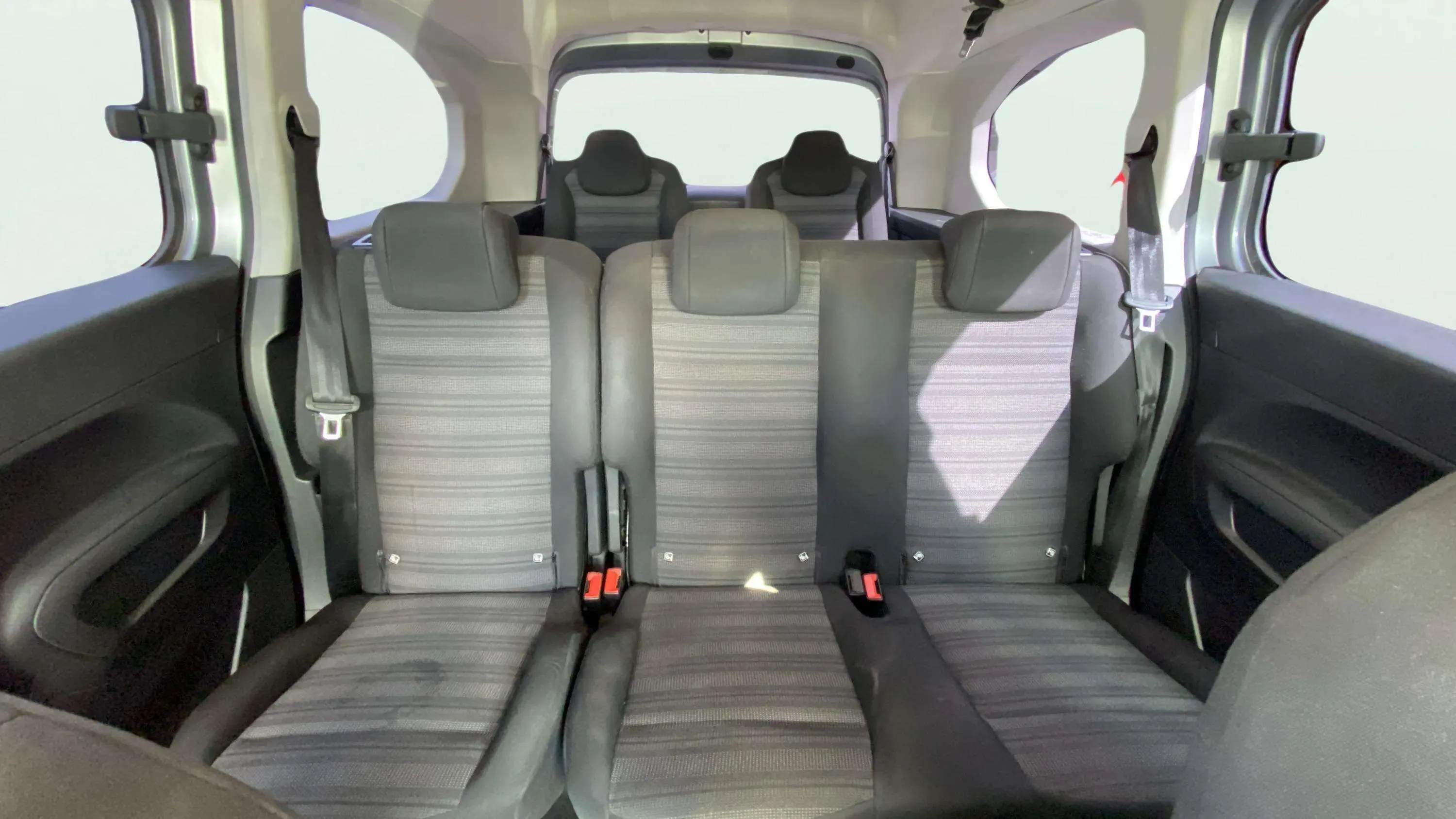 Opel Combo 1.5 TD Ed. Plus XL 7Pla - foto 17