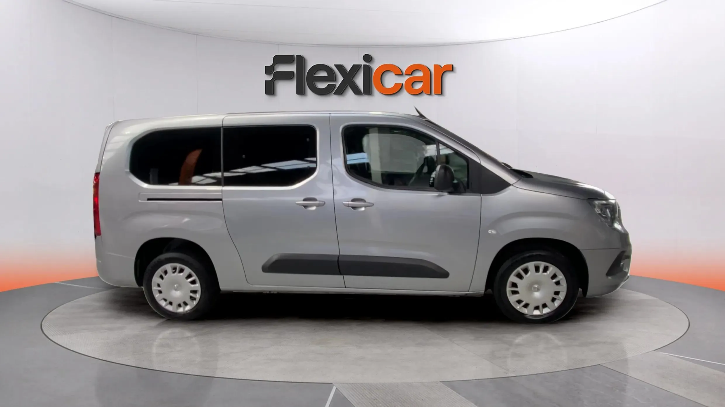 Opel Combo 1.5 TD Ed. Plus XL 7Pla - foto 8