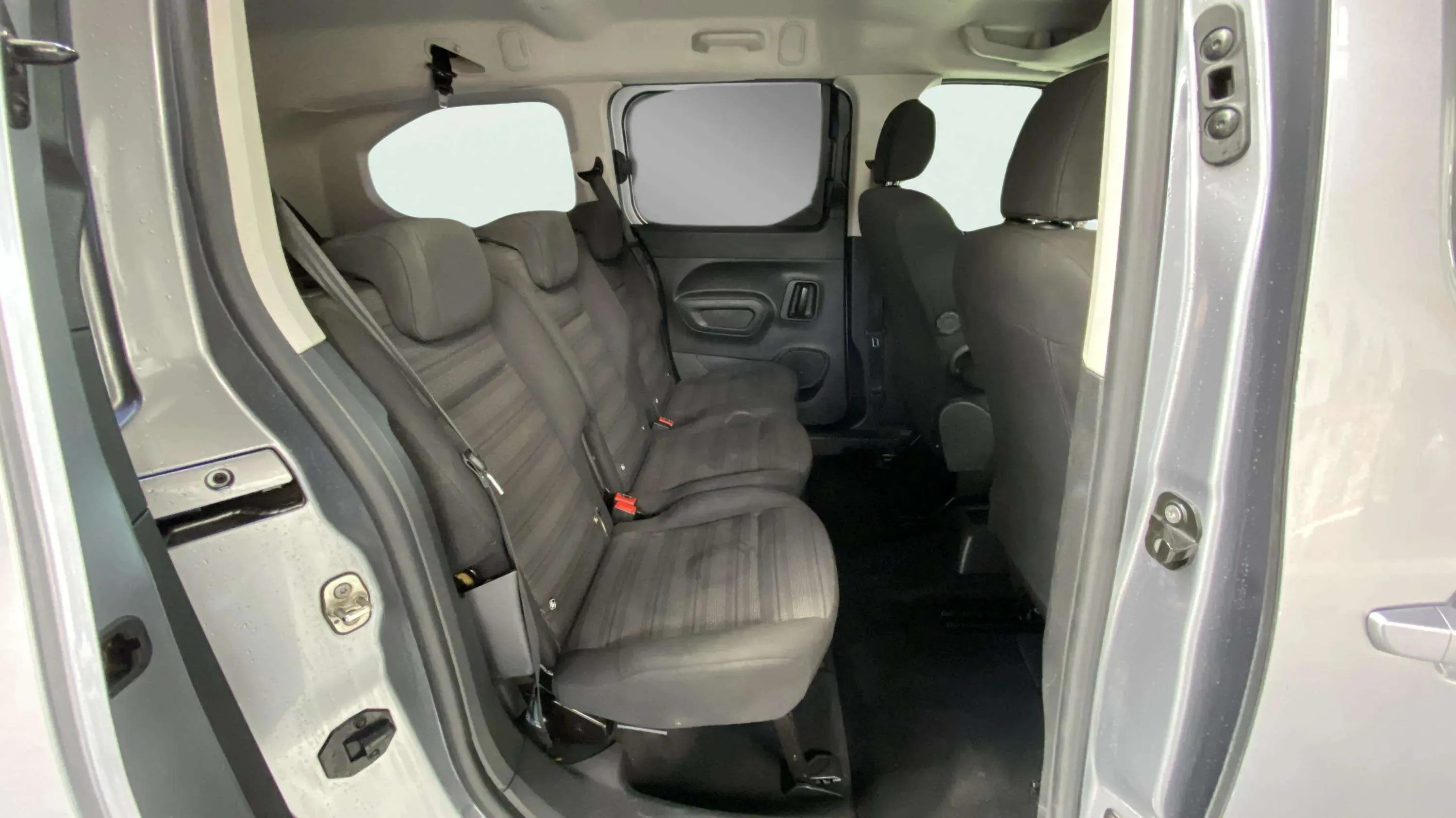 Opel Combo 1.5 TD Ed. Plus XL 7Pla - foto 16
