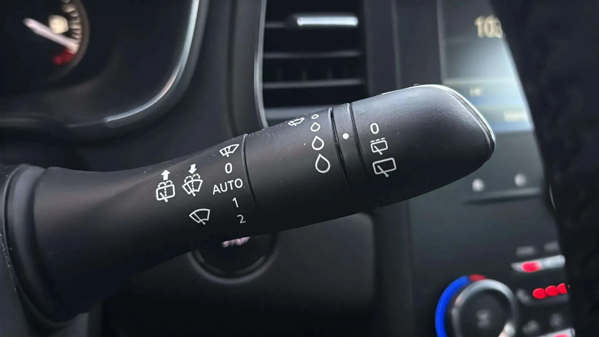 Renault Mégane Limited TCe GPF - foto 23
