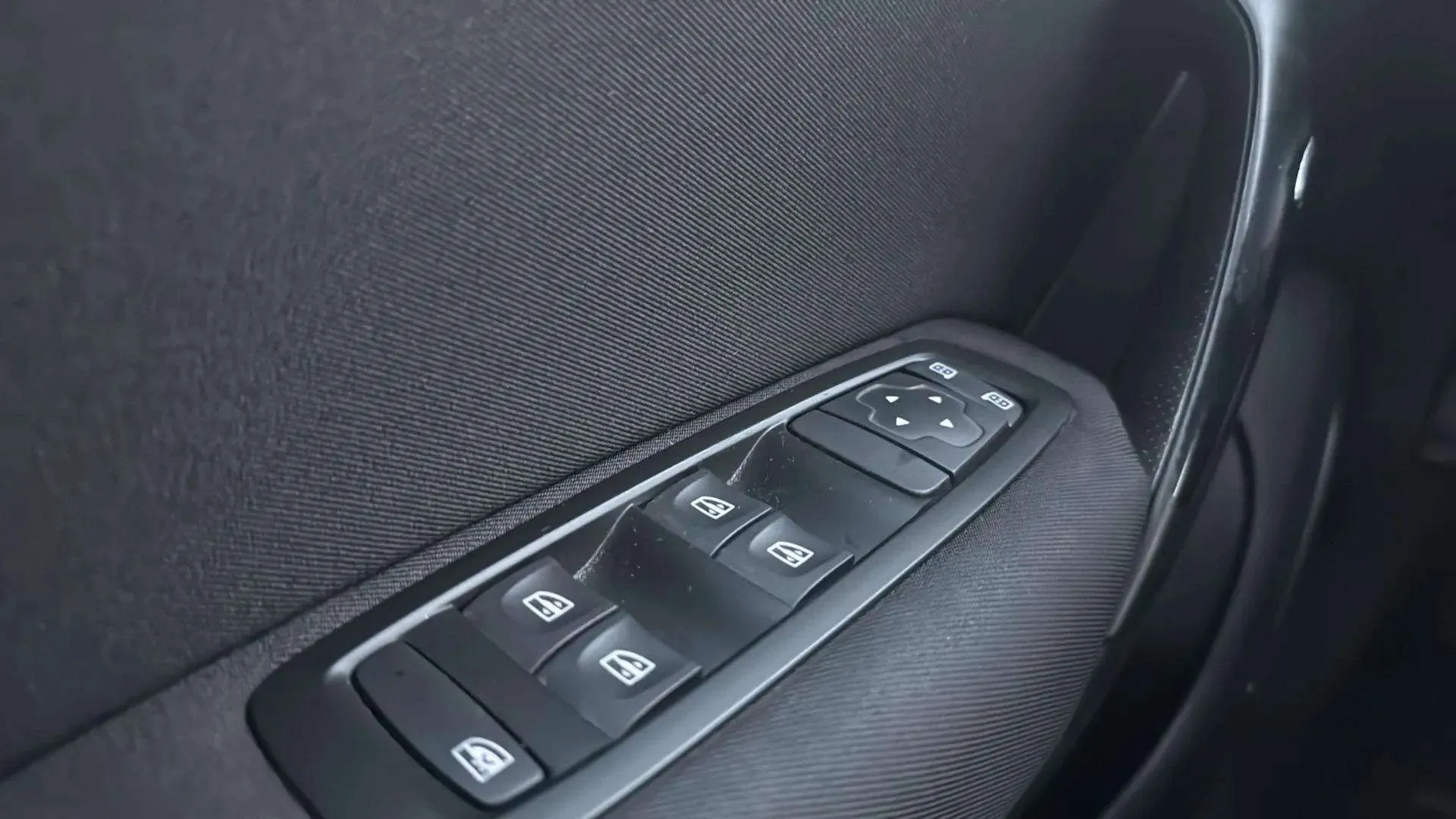 Renault Mégane Limited TCe GPF - foto 17