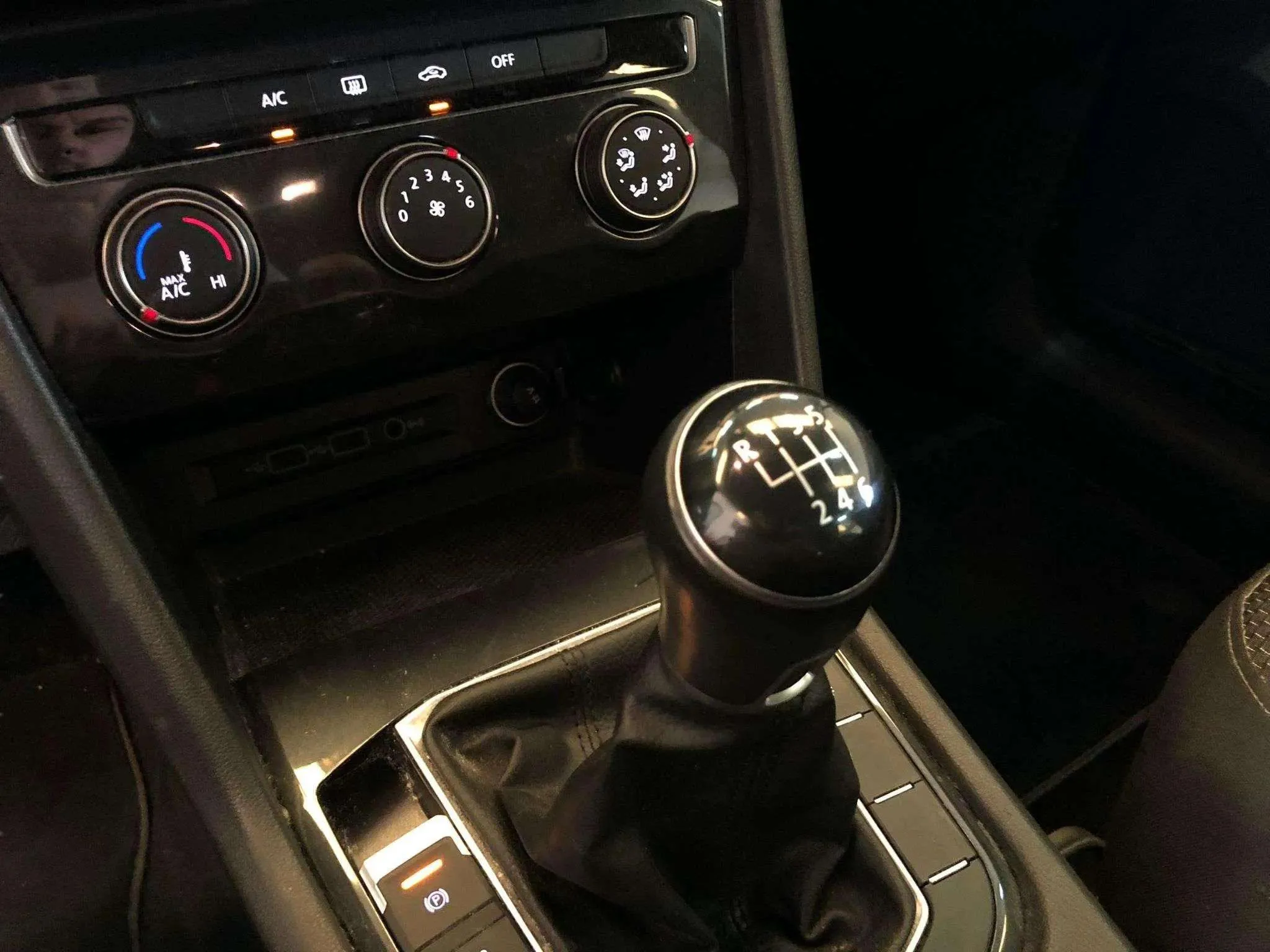 Volkswagen Tiguan Edition 2.0 TDI - foto 8