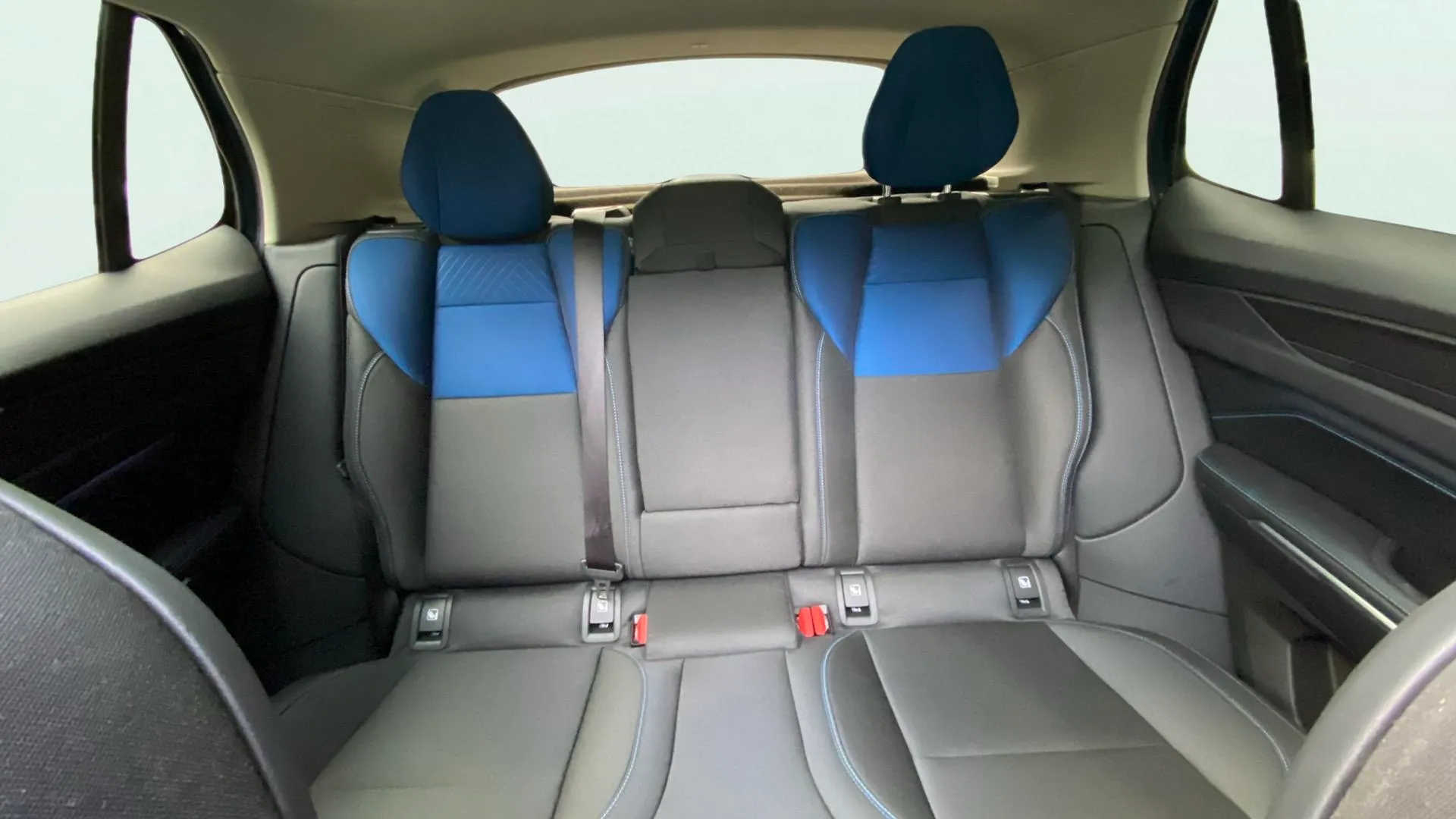 Lynk & Co 01 1.5 PHEV - foto 18