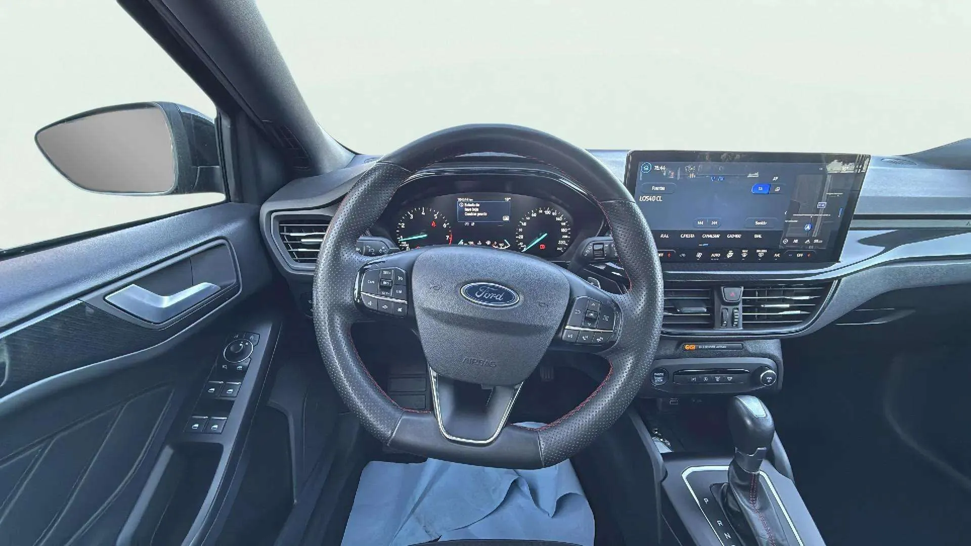 Ford Focus 1.0 EcoBoost MHEV ST-Line - foto 10