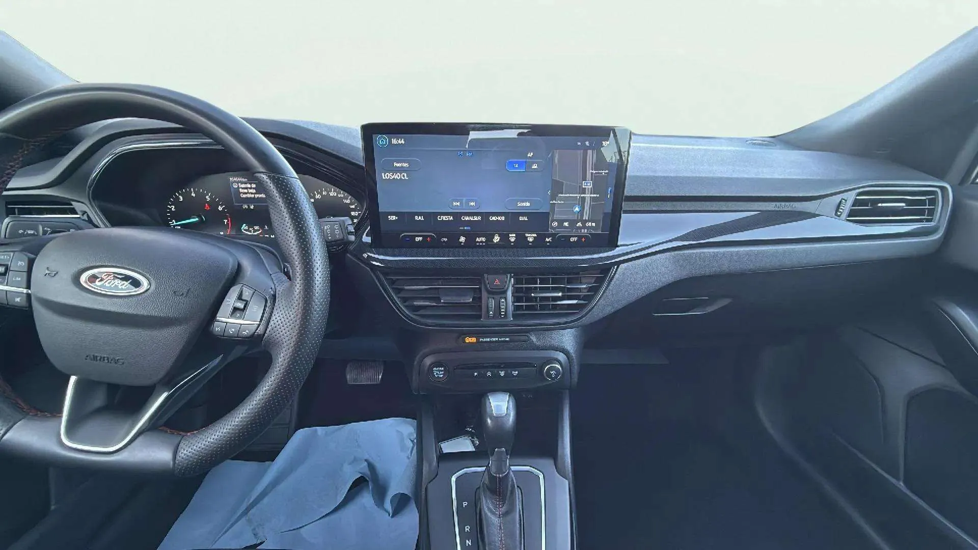 Ford Focus 1.0 EcoBoost MHEV ST-Line - foto 13